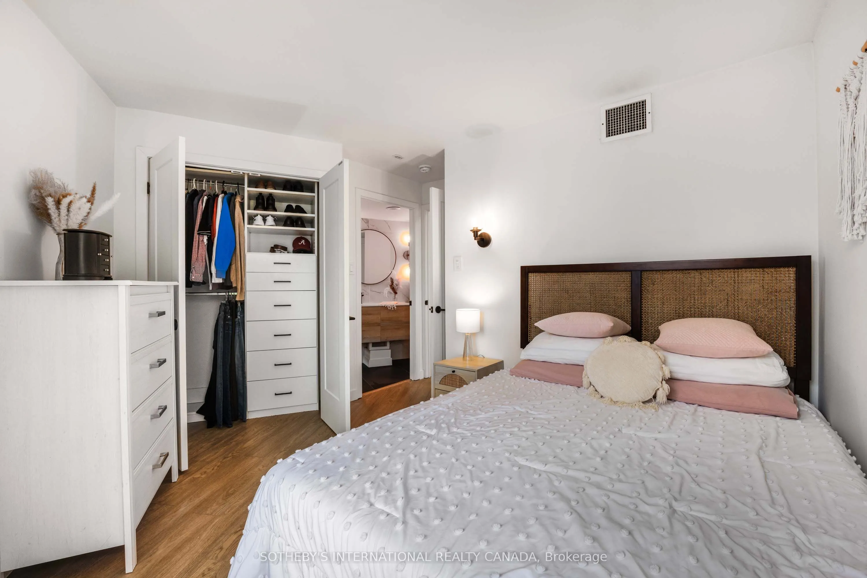 801 King Street W, #213