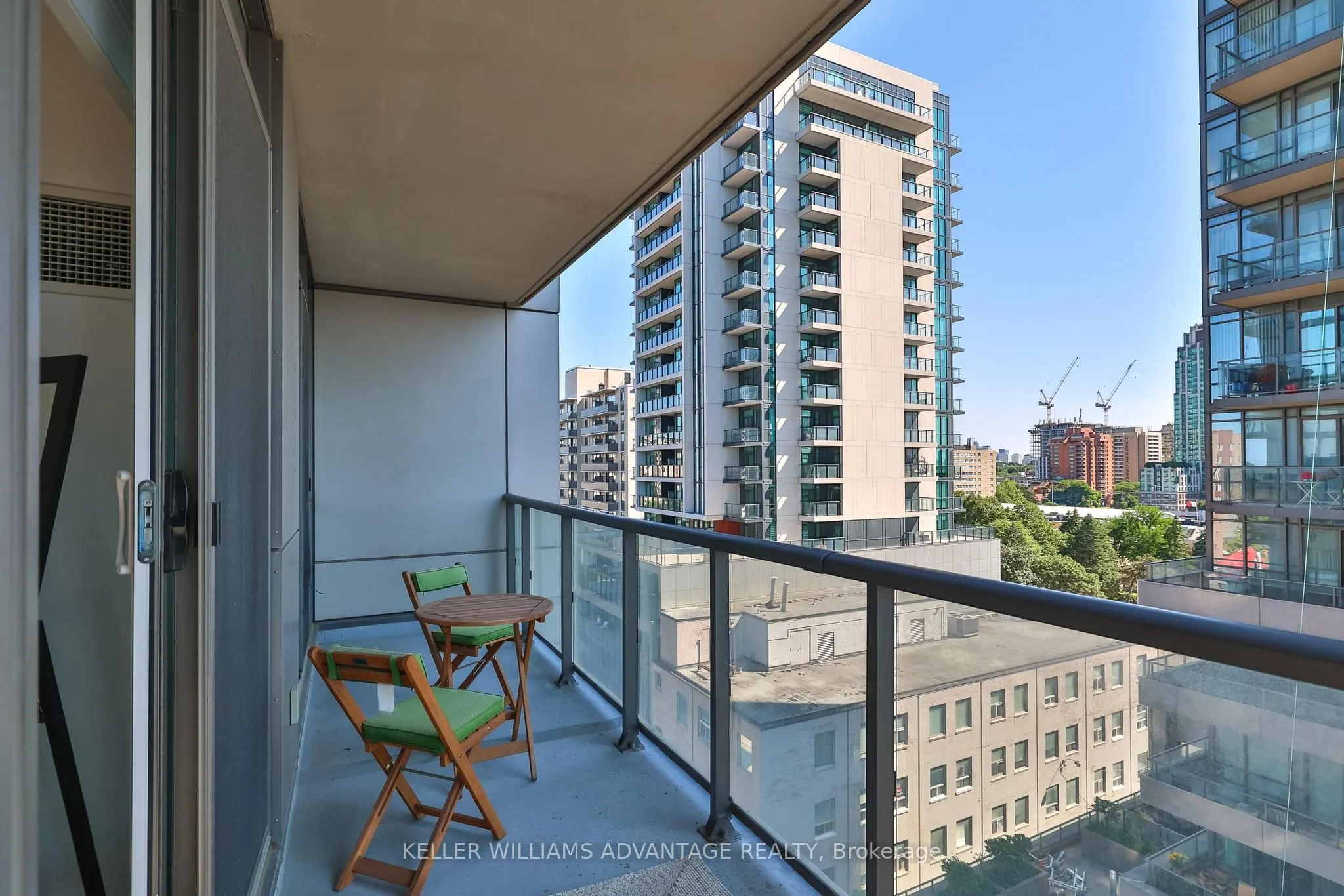 530 St Clair Avenue W, #805
