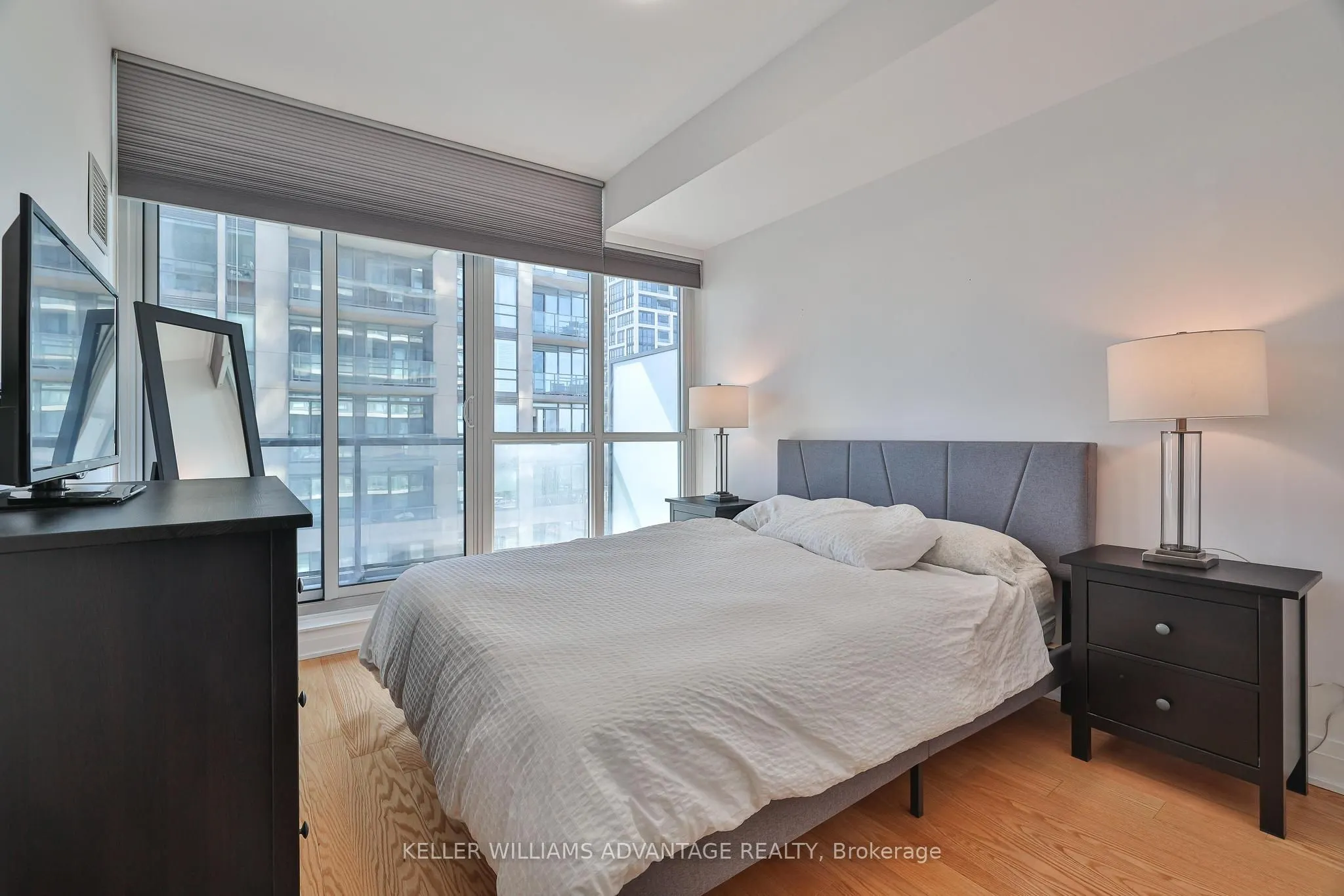 530 St Clair Avenue W, #805