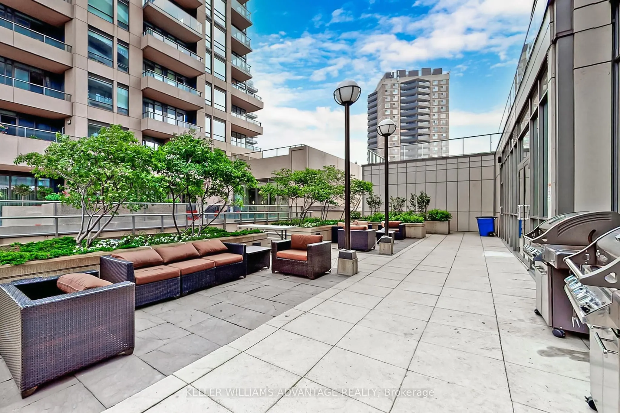 530 St Clair Avenue W, #805