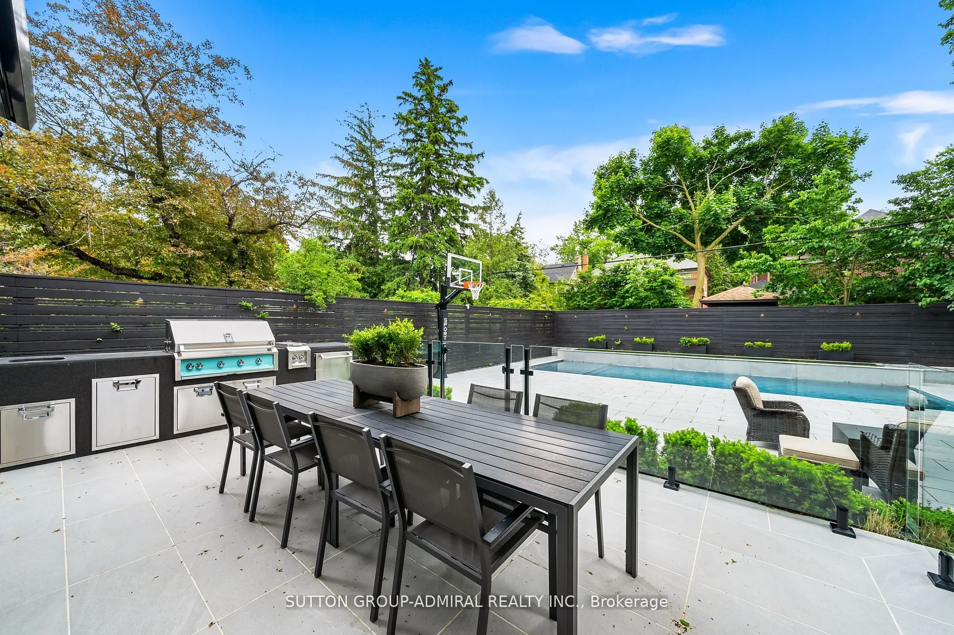 335 Lytton Boulevard