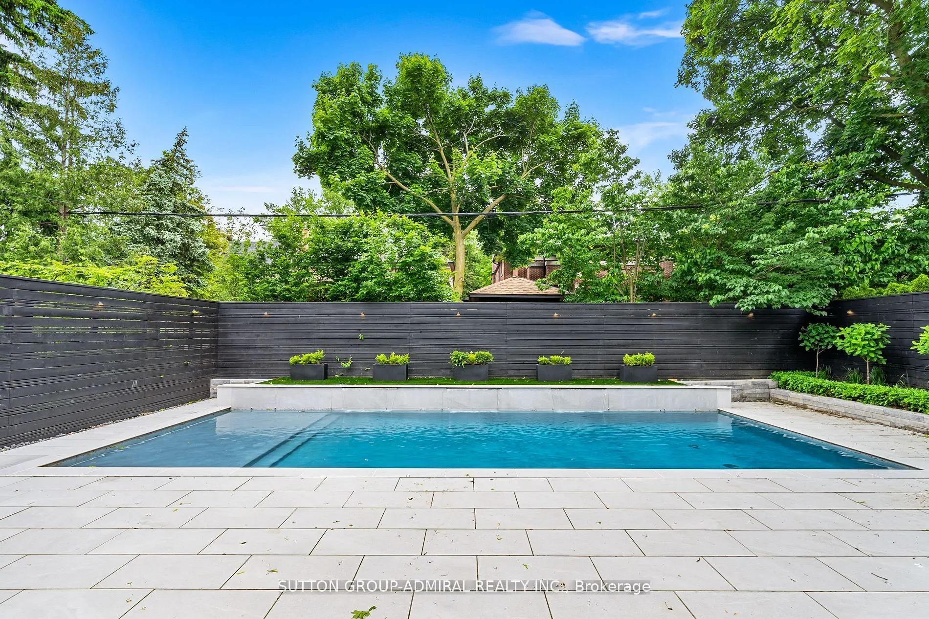 335 Lytton Boulevard