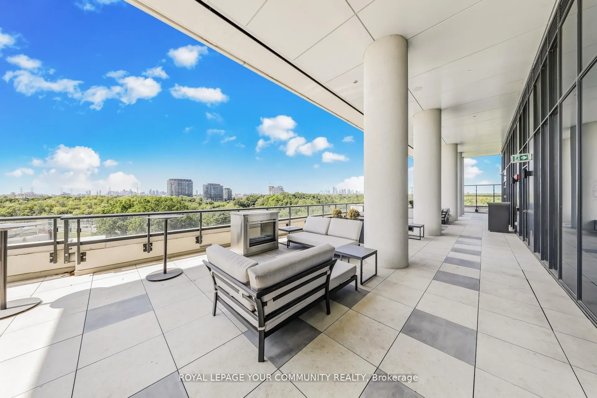 10 Inn On The Park Drive, #3303