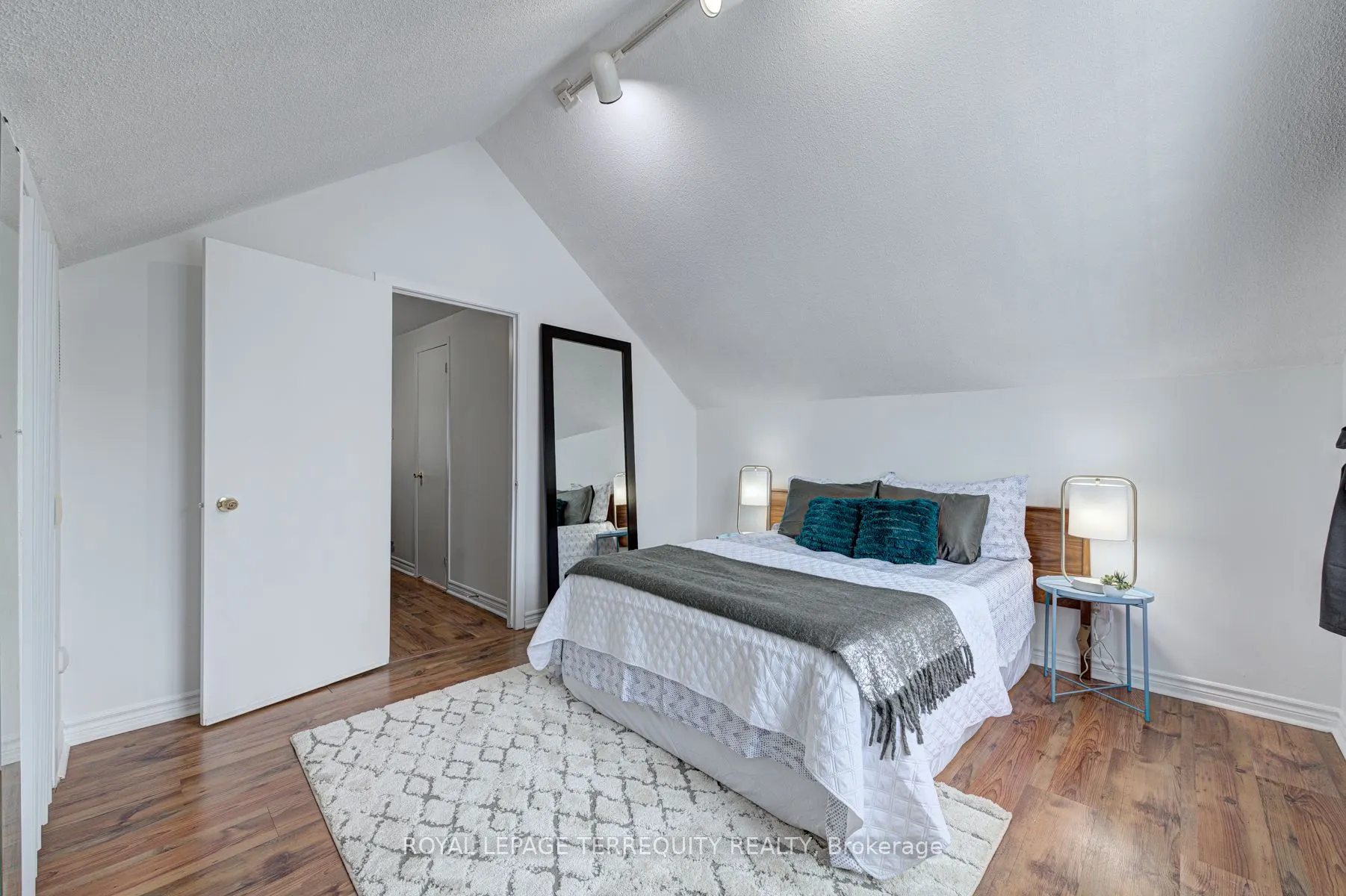 135 Sheppard Avenue W, #Unit 2