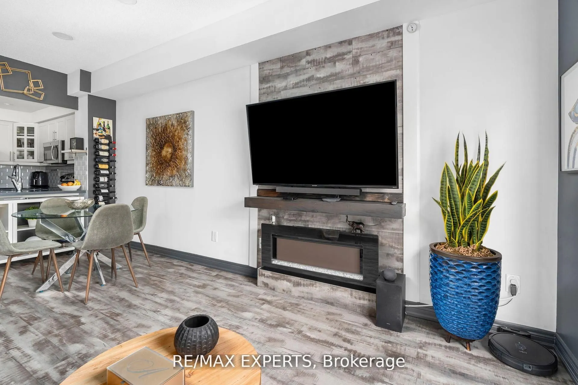 1000 Sheppard Avenue W, #206