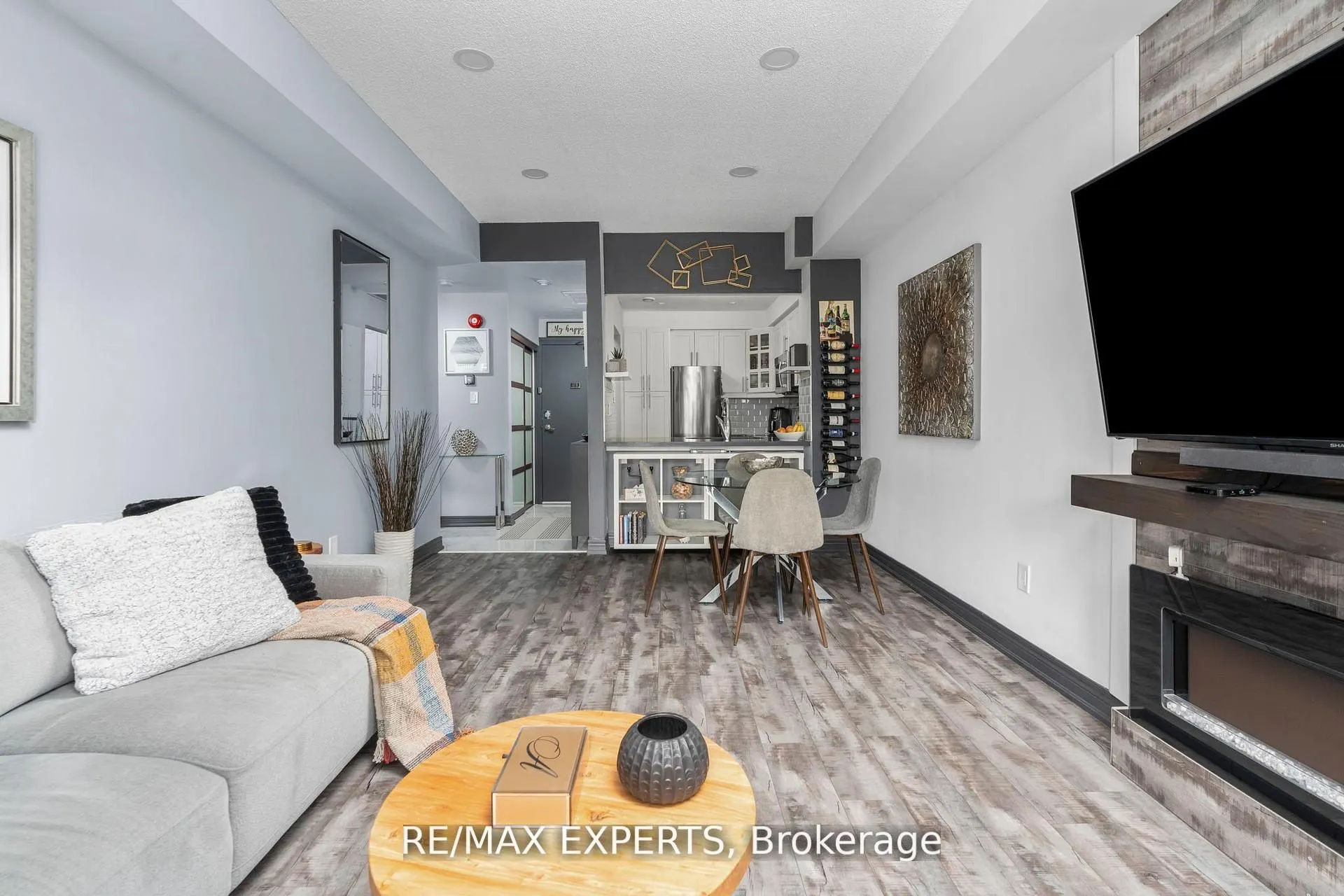 1000 Sheppard Avenue W, #206