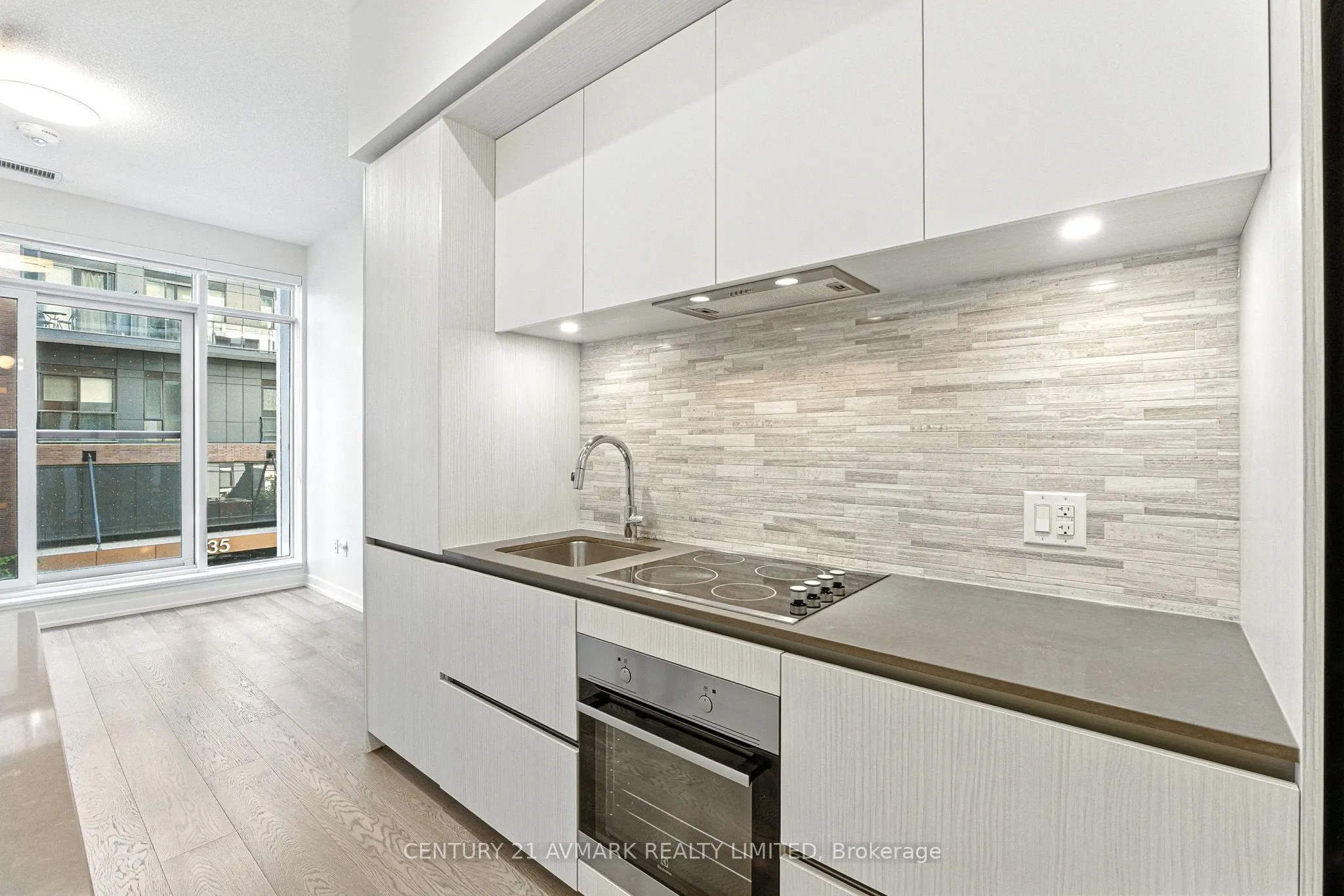 34 TUBMAN Avenue, #305