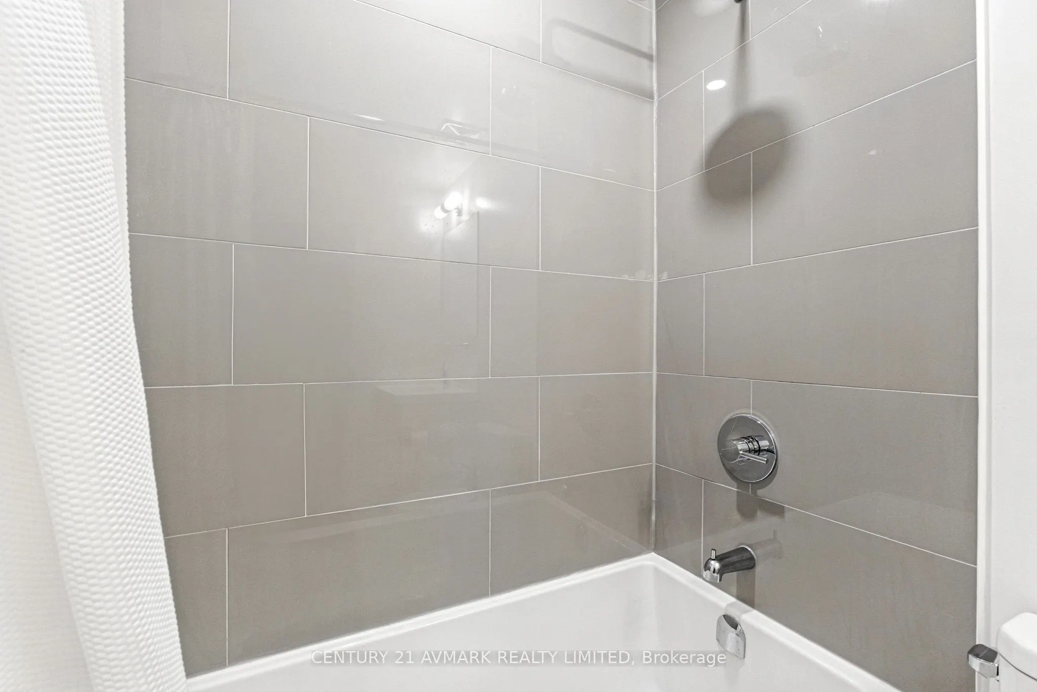 34 TUBMAN Avenue, #305