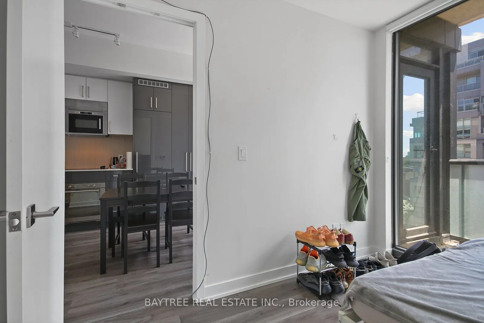 840 St Clair Avenue W, #613
