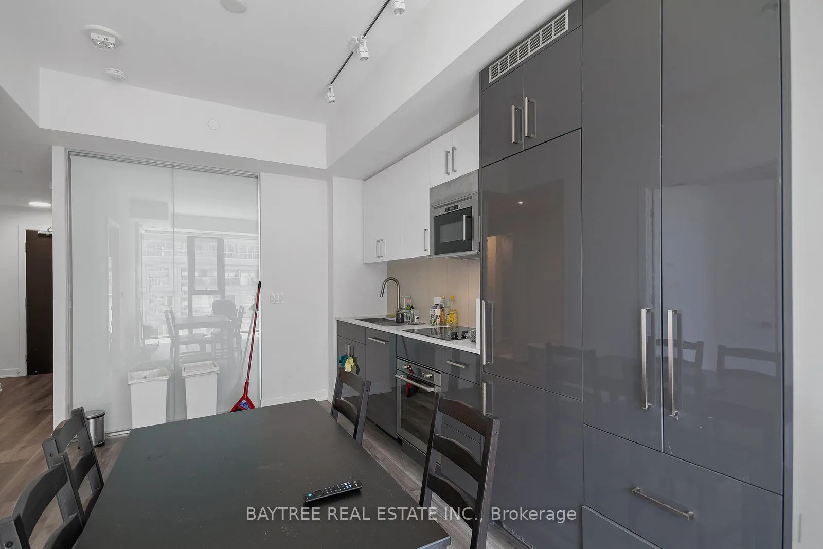 840 St Clair Avenue W, #613