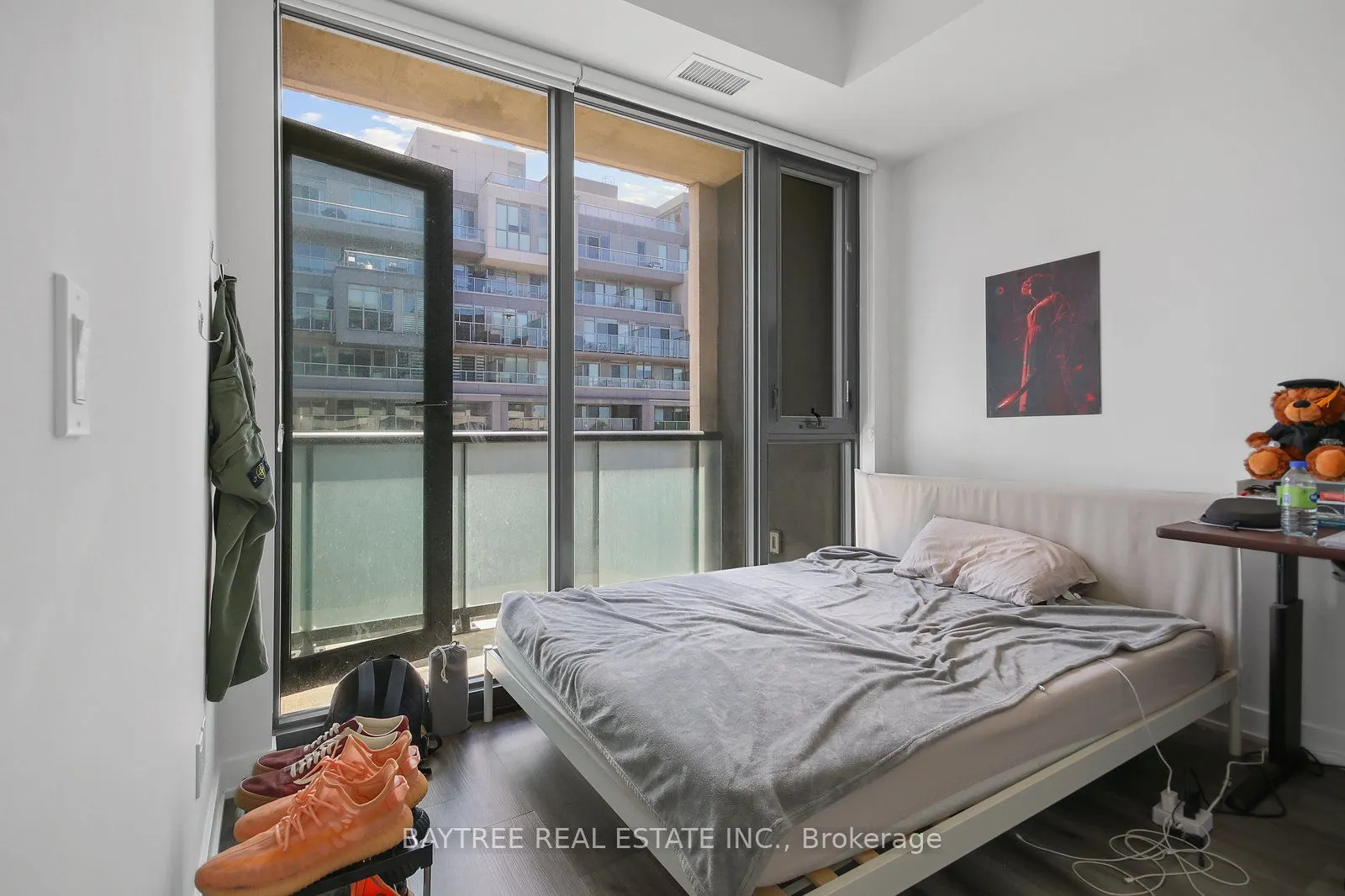 840 St Clair Avenue W, #613