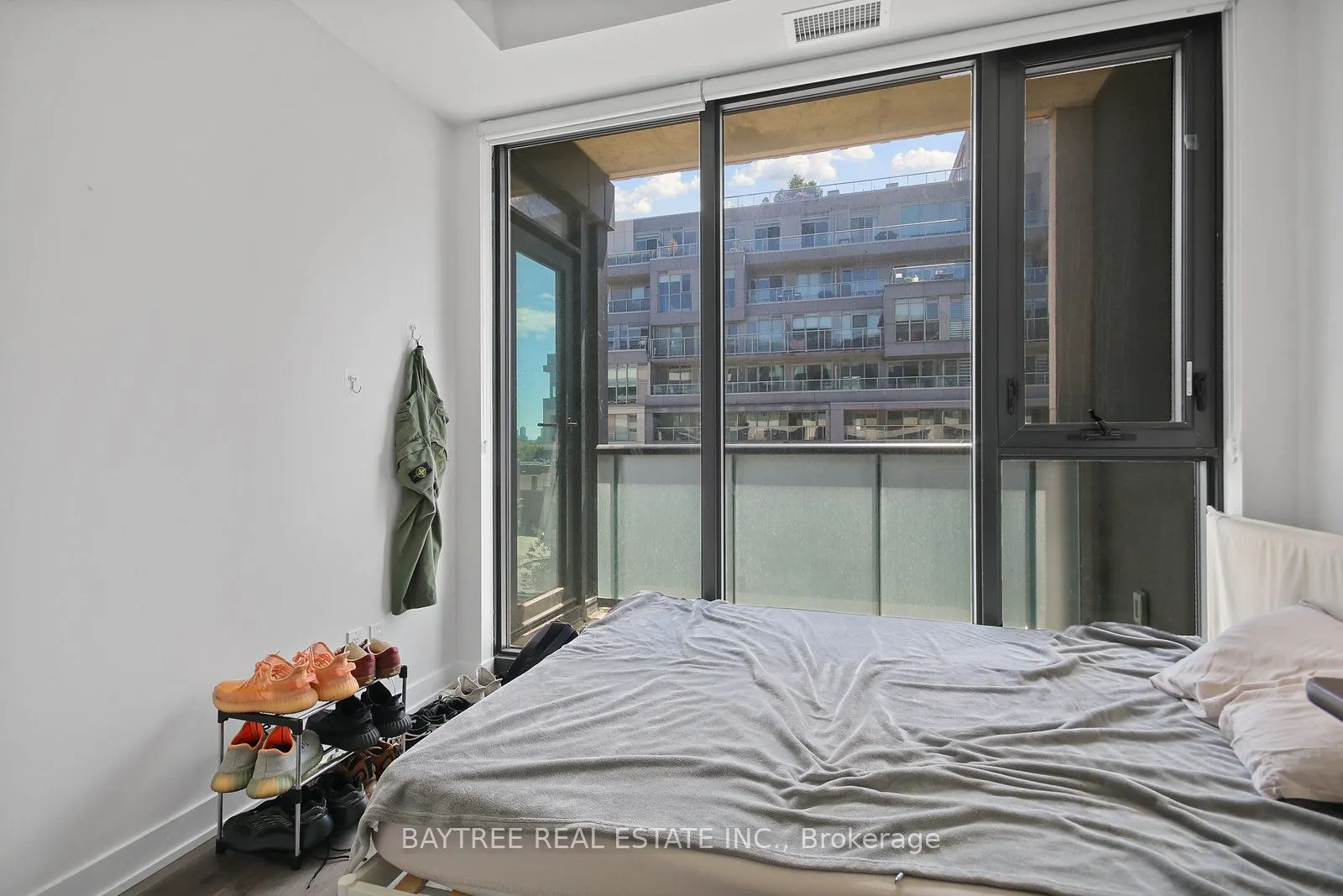 840 St Clair Avenue W, #613
