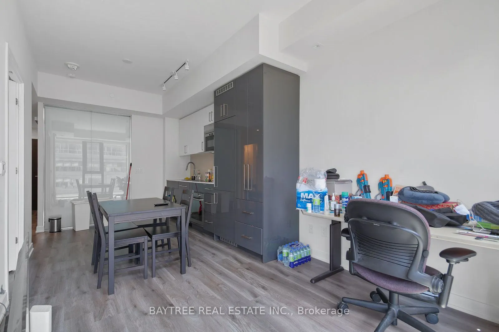 840 St Clair Avenue W, #613