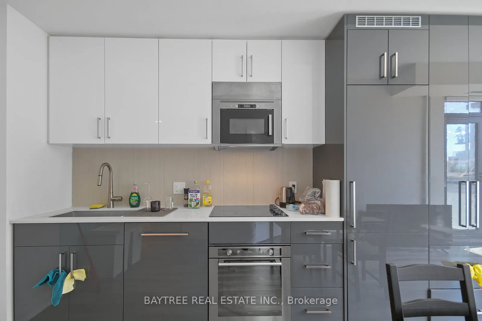 840 St Clair Avenue W, #613