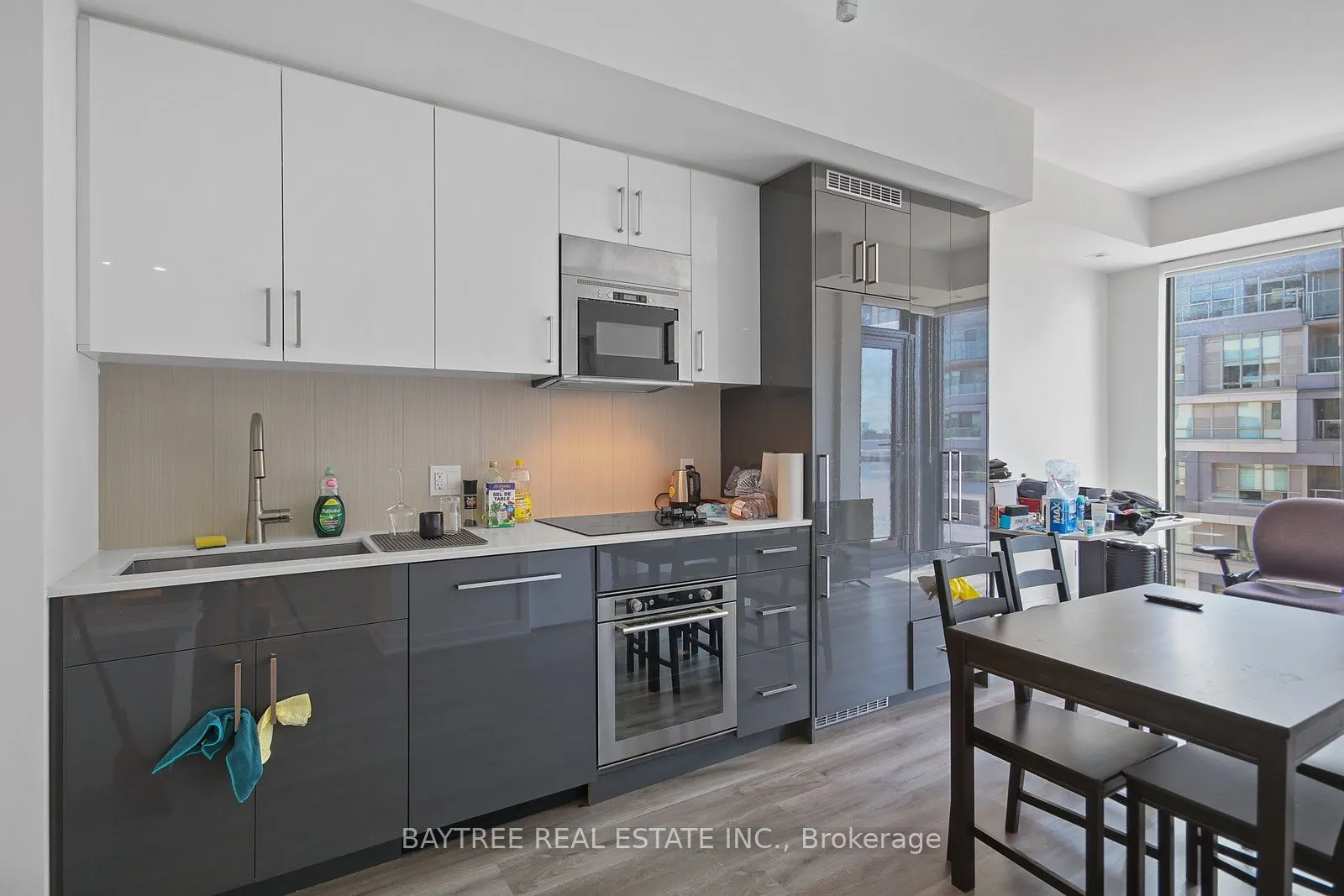 840 St Clair Avenue W, #613