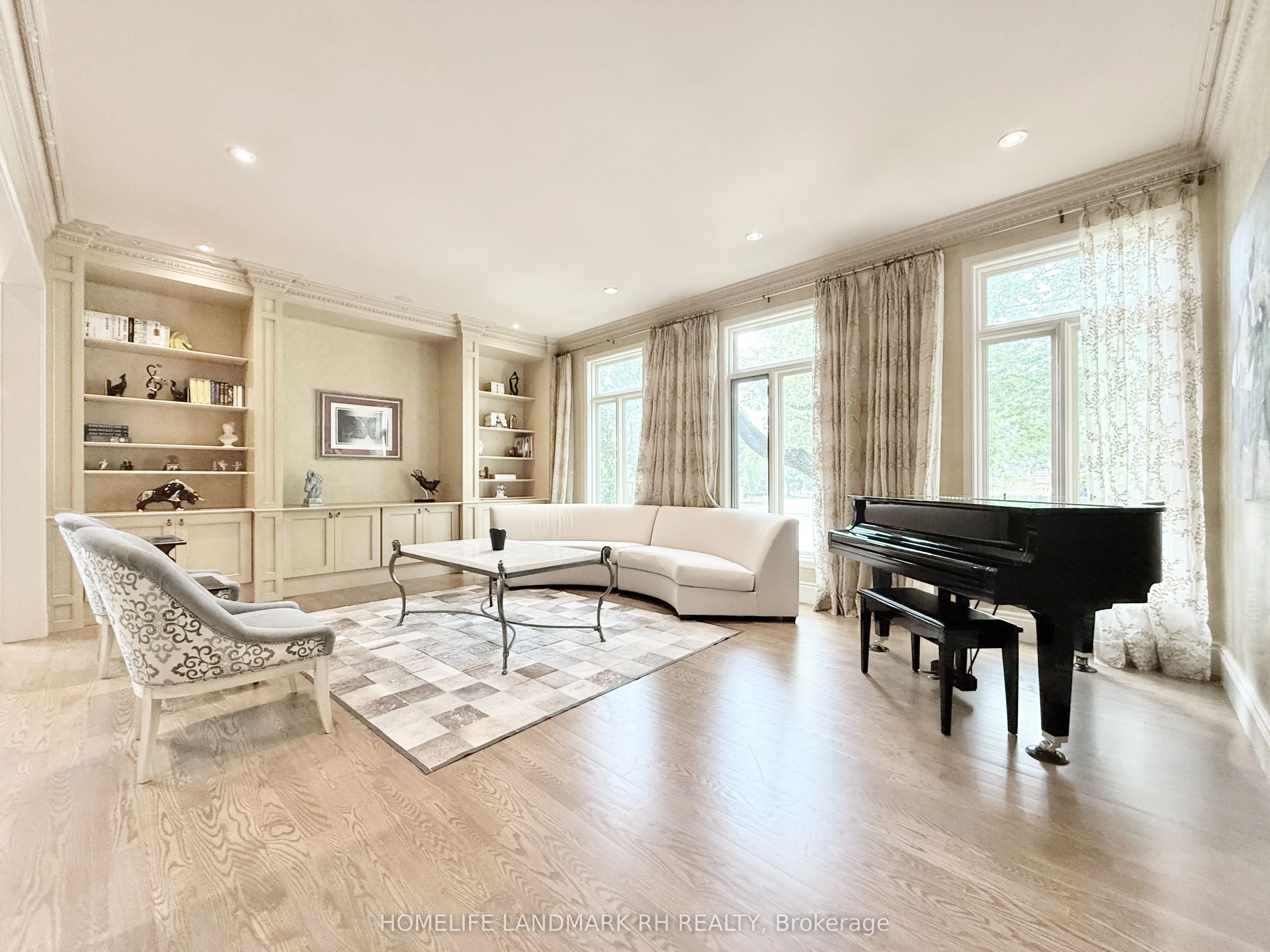 11 Chieftain Crescent