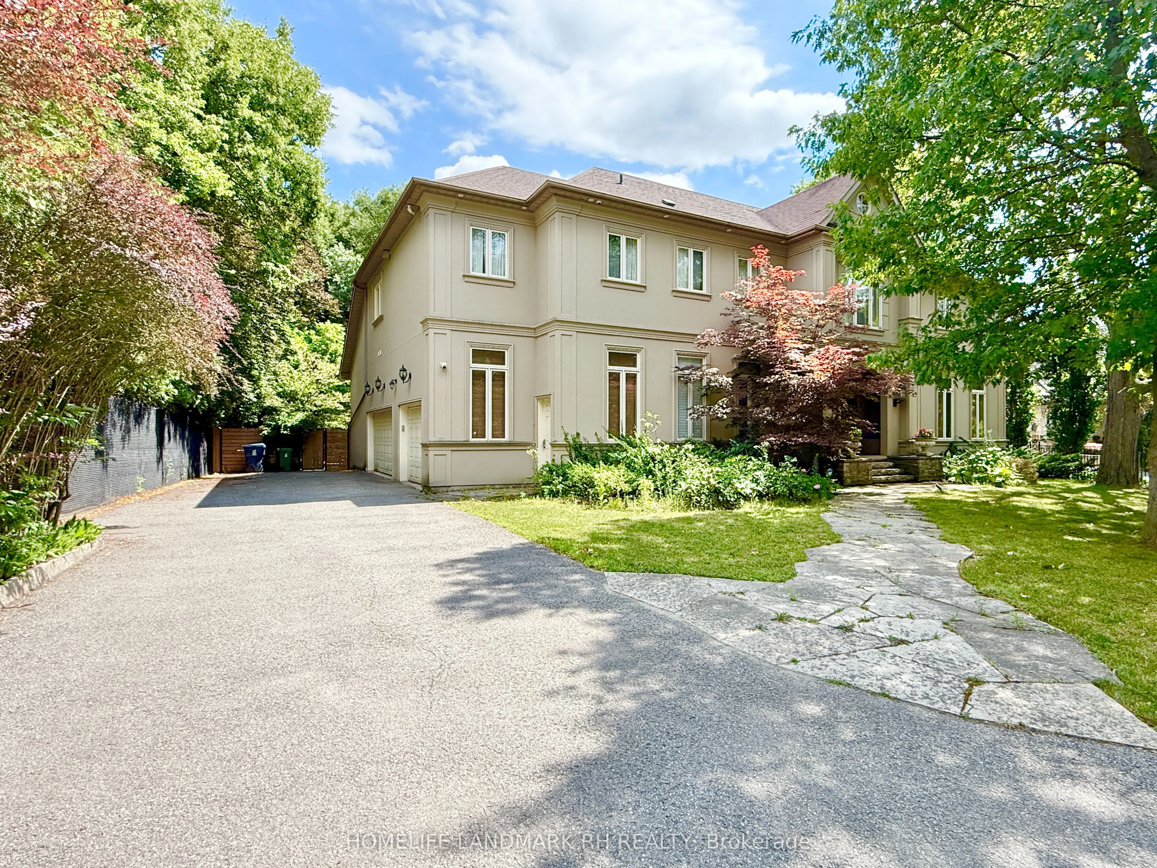 11 Chieftain Crescent