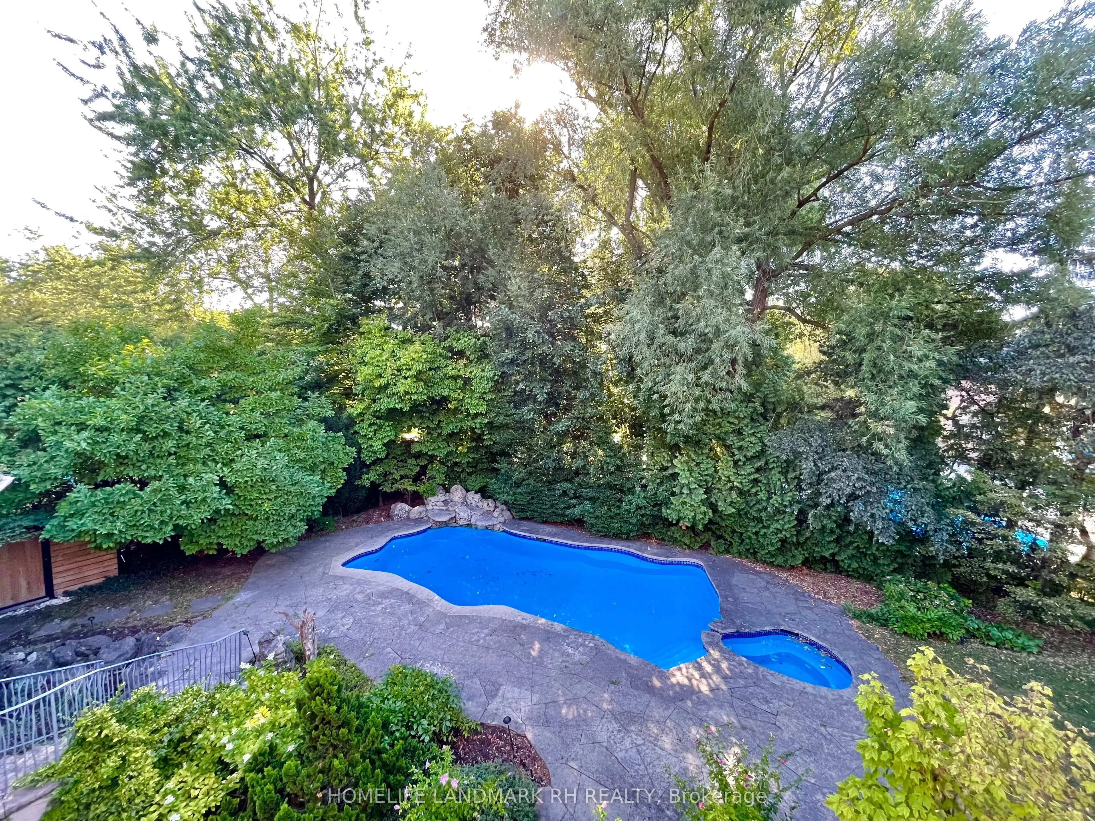 11 Chieftain Crescent