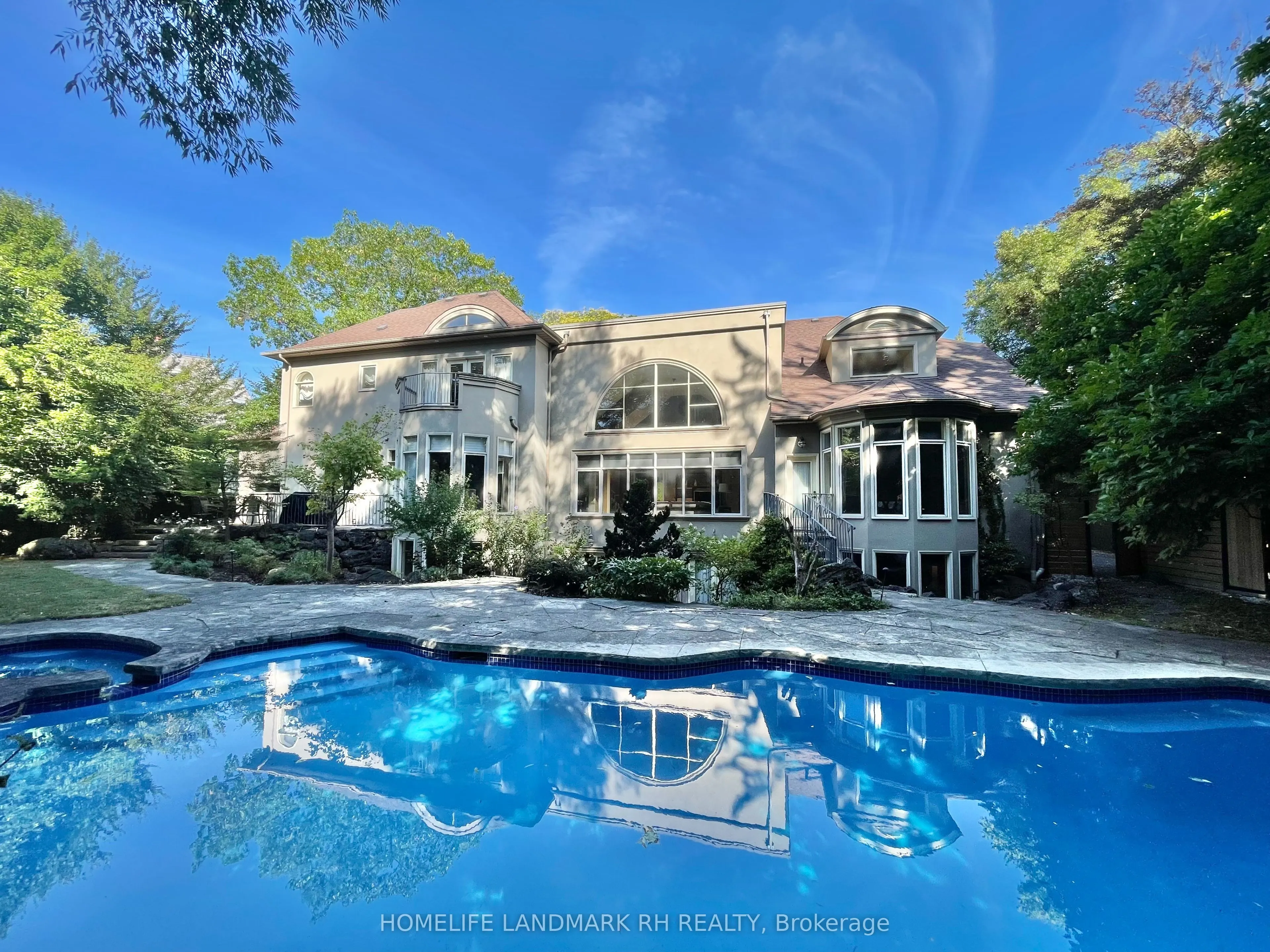 11 Chieftain Crescent
