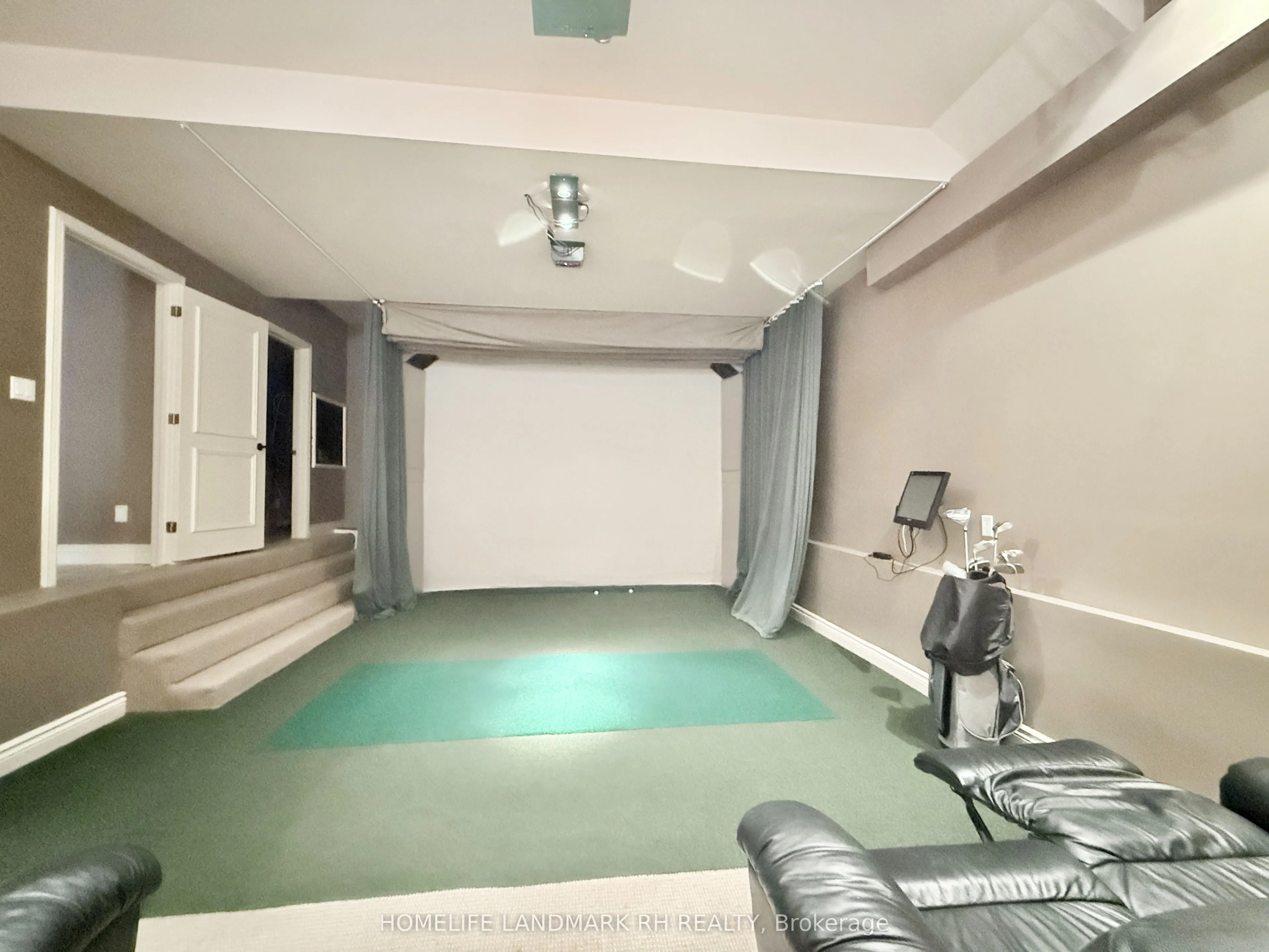 11 Chieftain Crescent