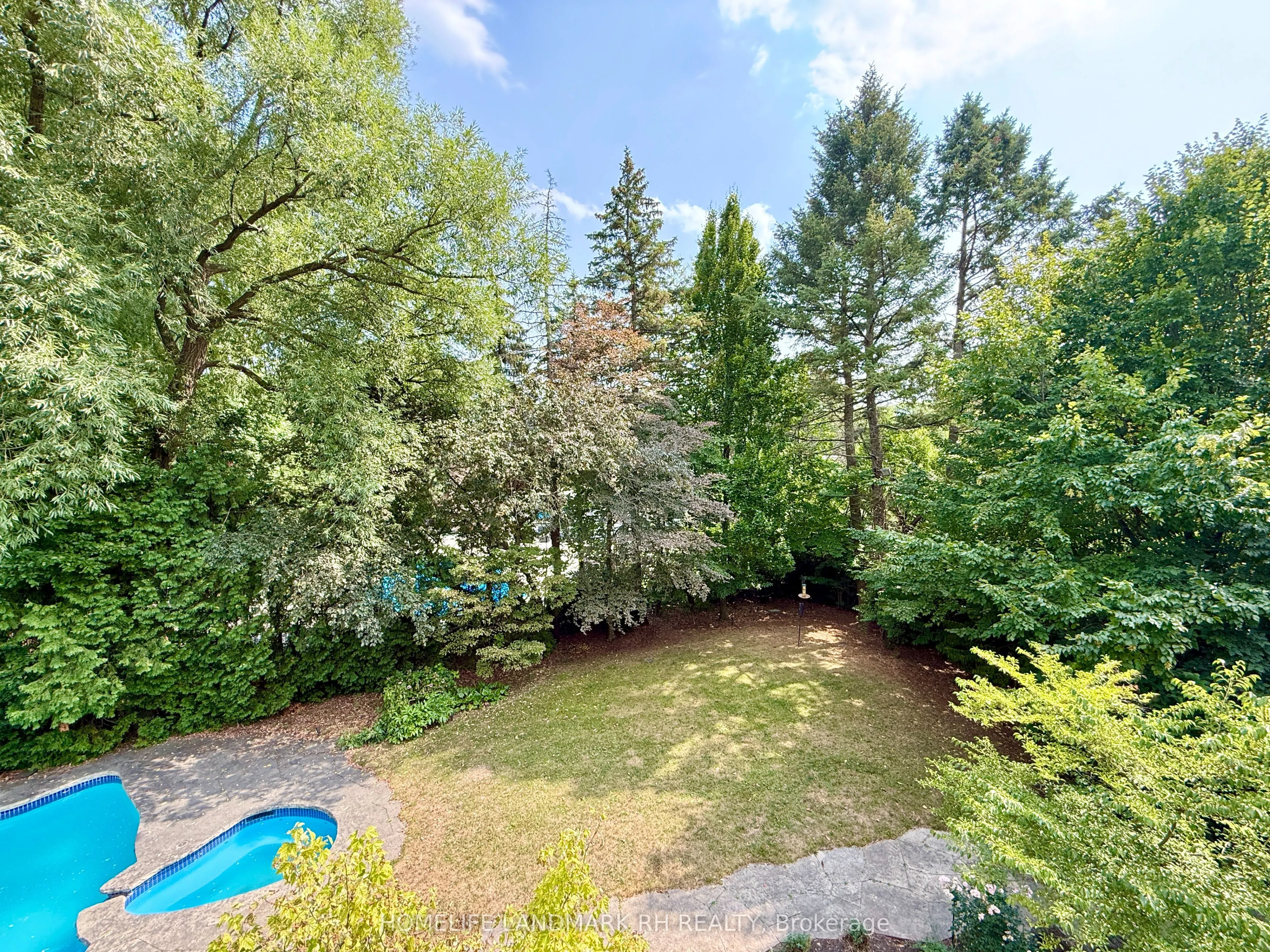 11 Chieftain Crescent