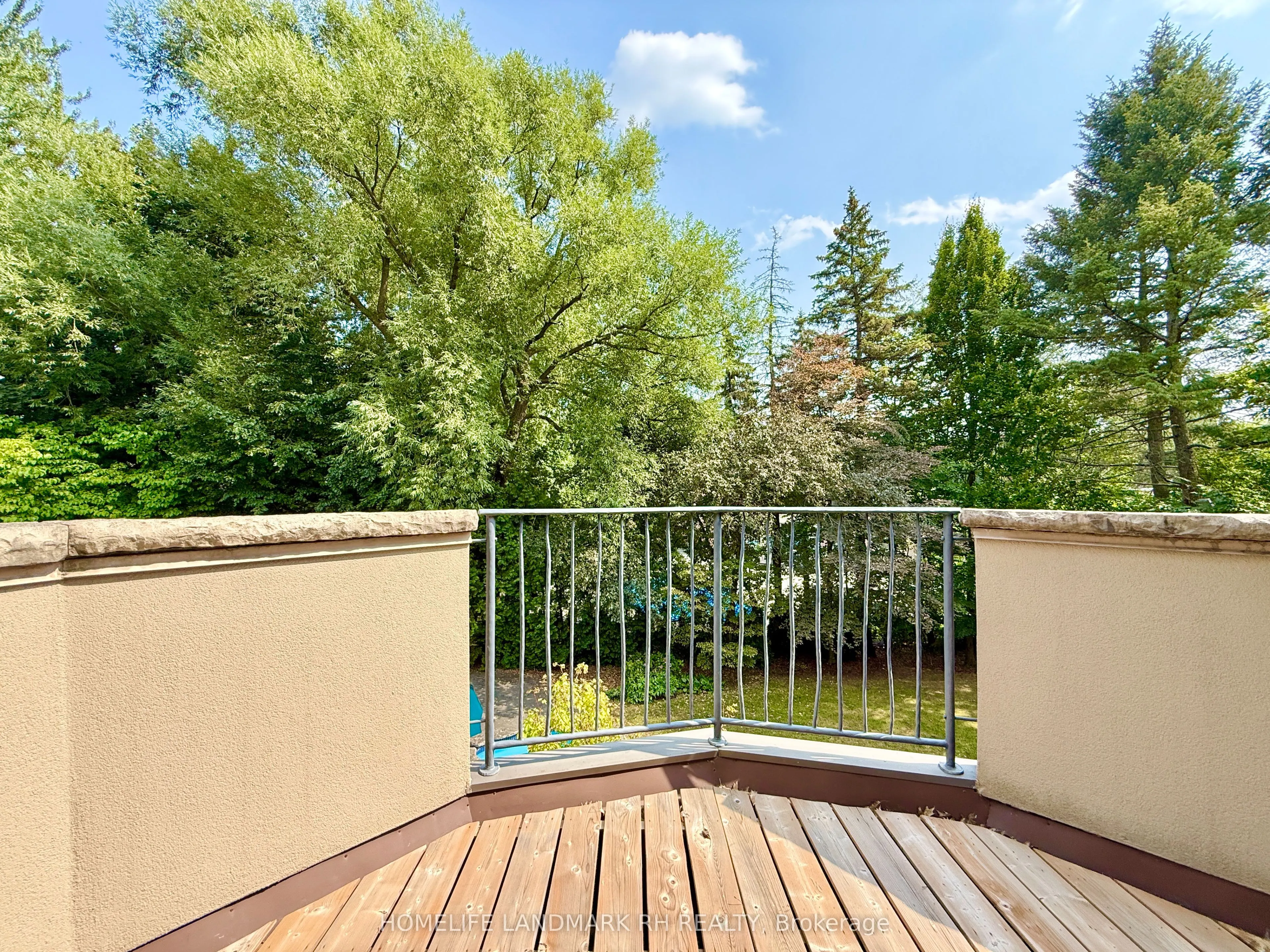 11 Chieftain Crescent
