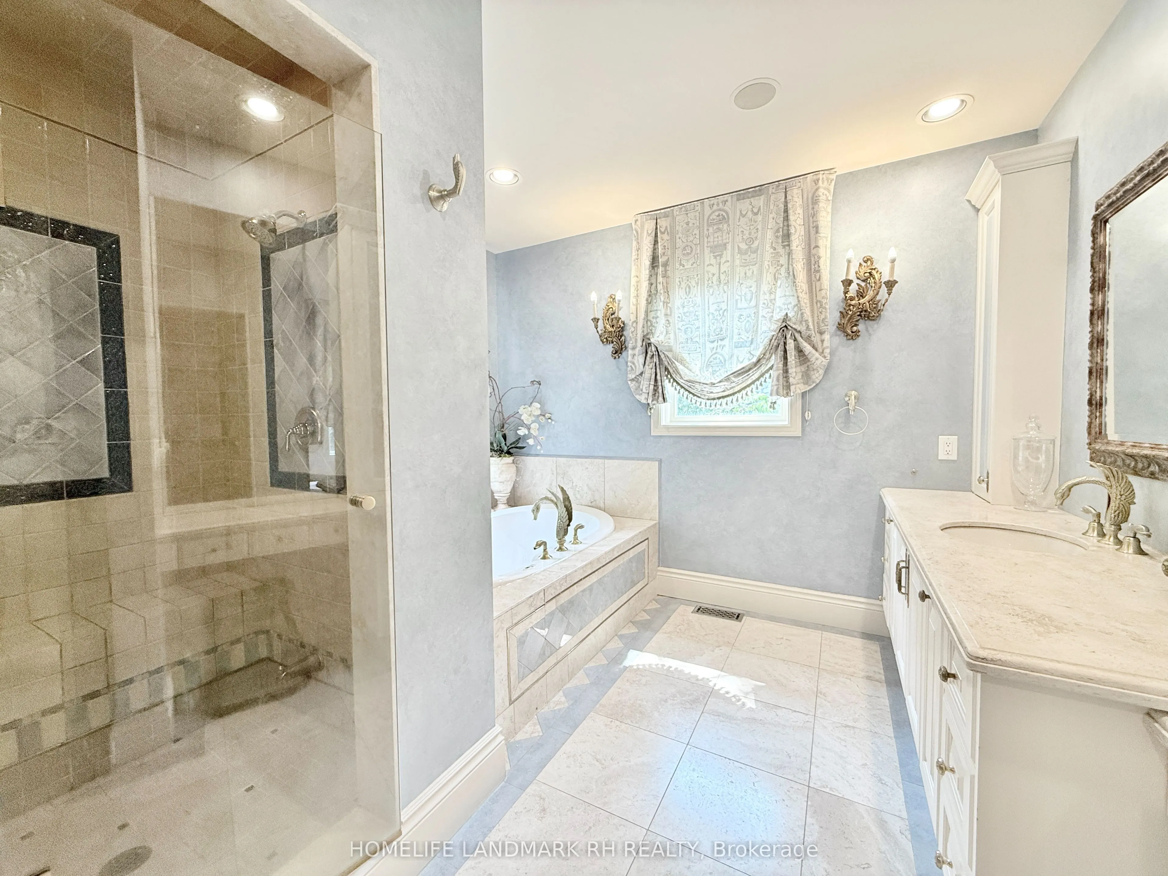 11 Chieftain Crescent