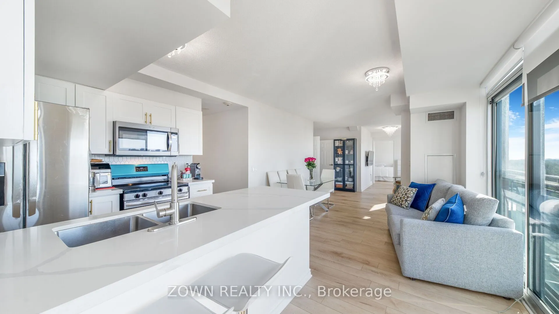 15 Maplewood Avenue, #1002