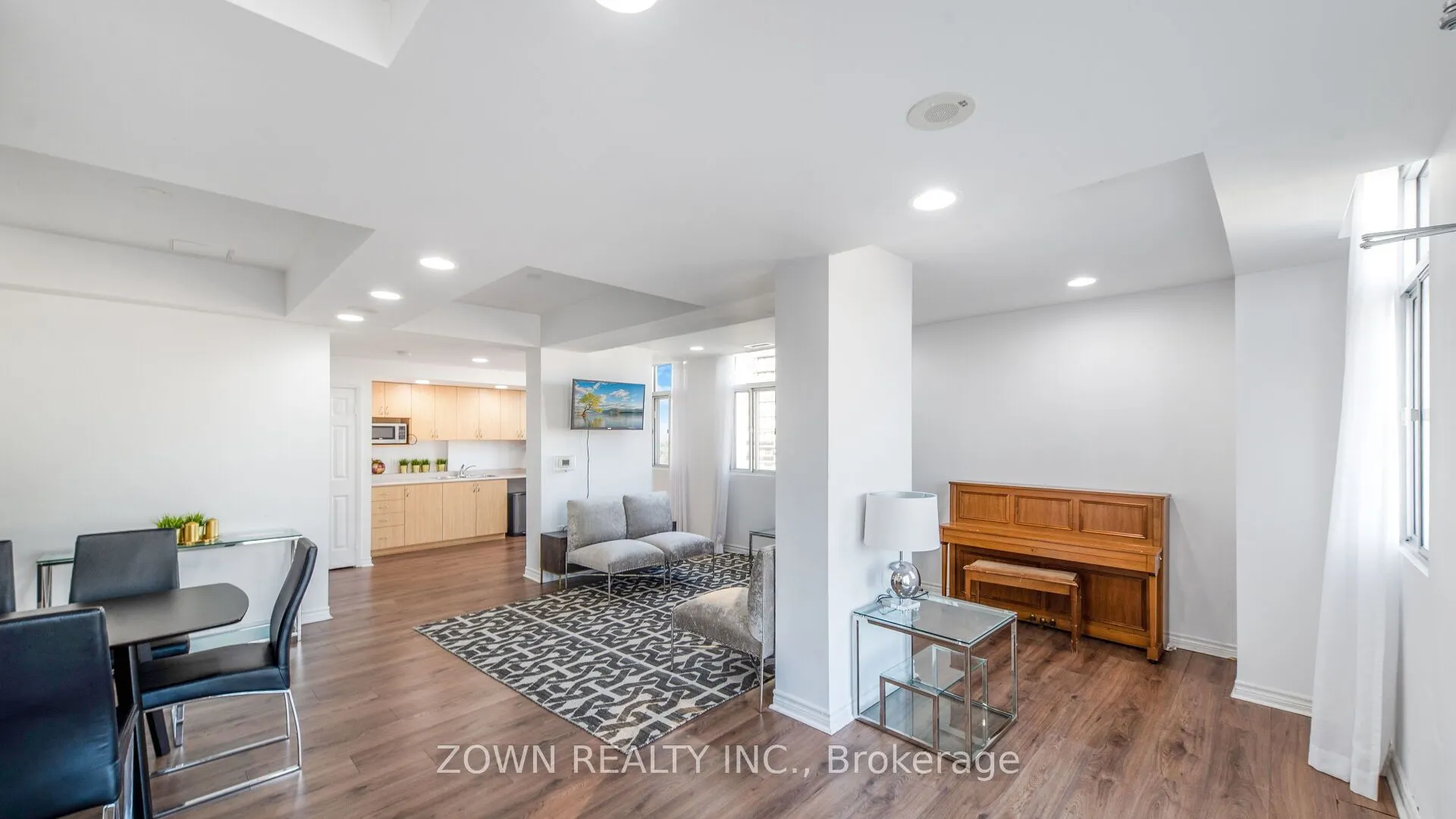 15 Maplewood Avenue, #1002