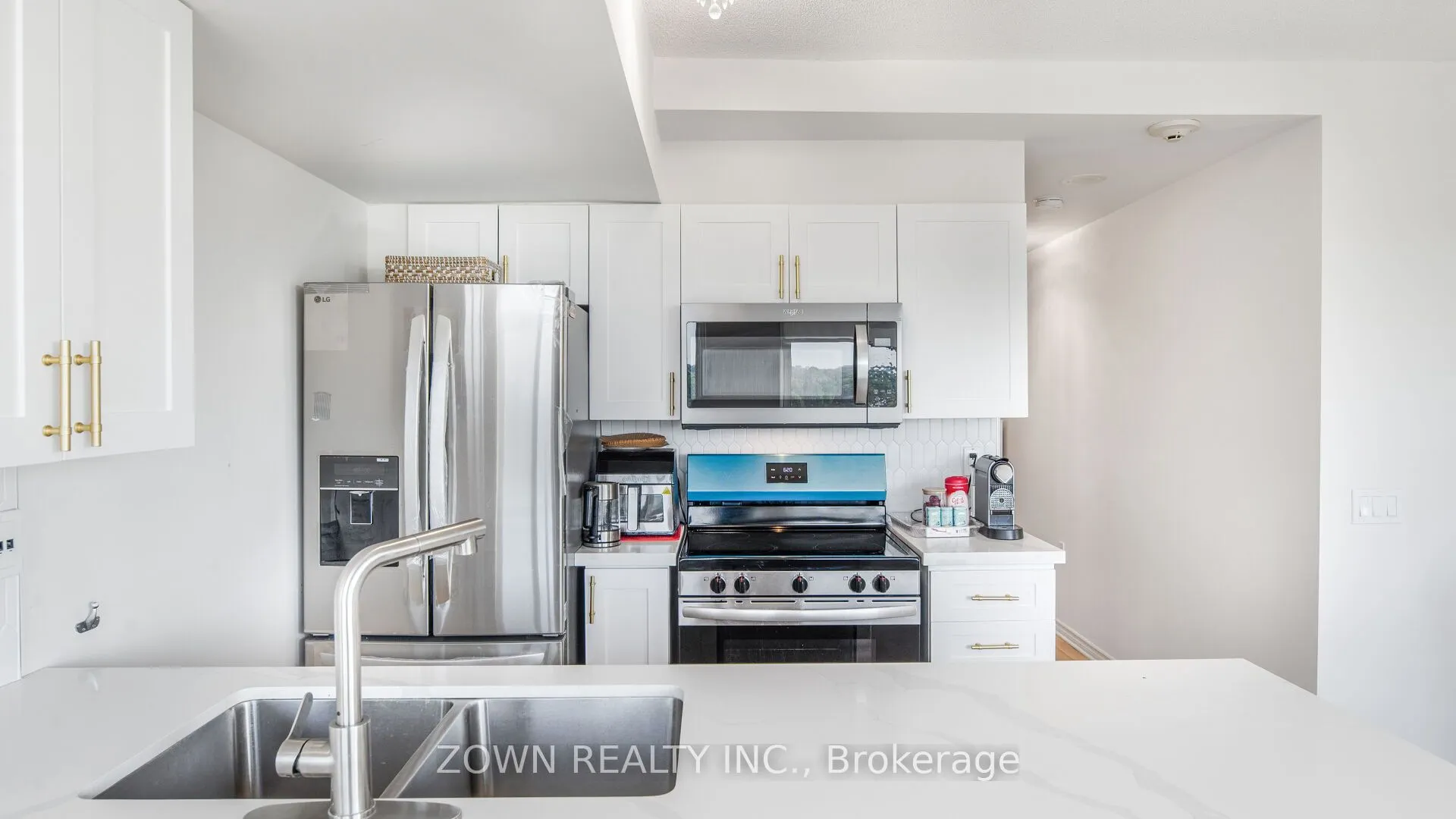 15 Maplewood Avenue, #1002