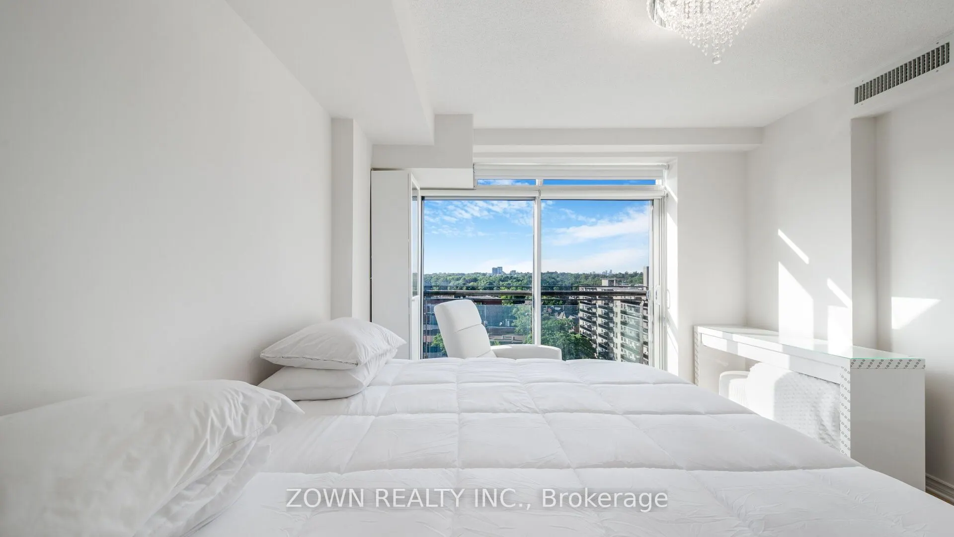 15 Maplewood Avenue, #1002