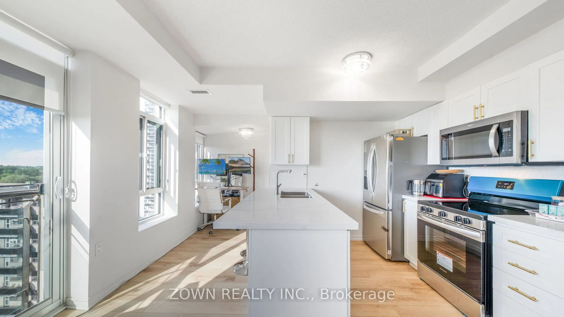 15 Maplewood Avenue, #1002