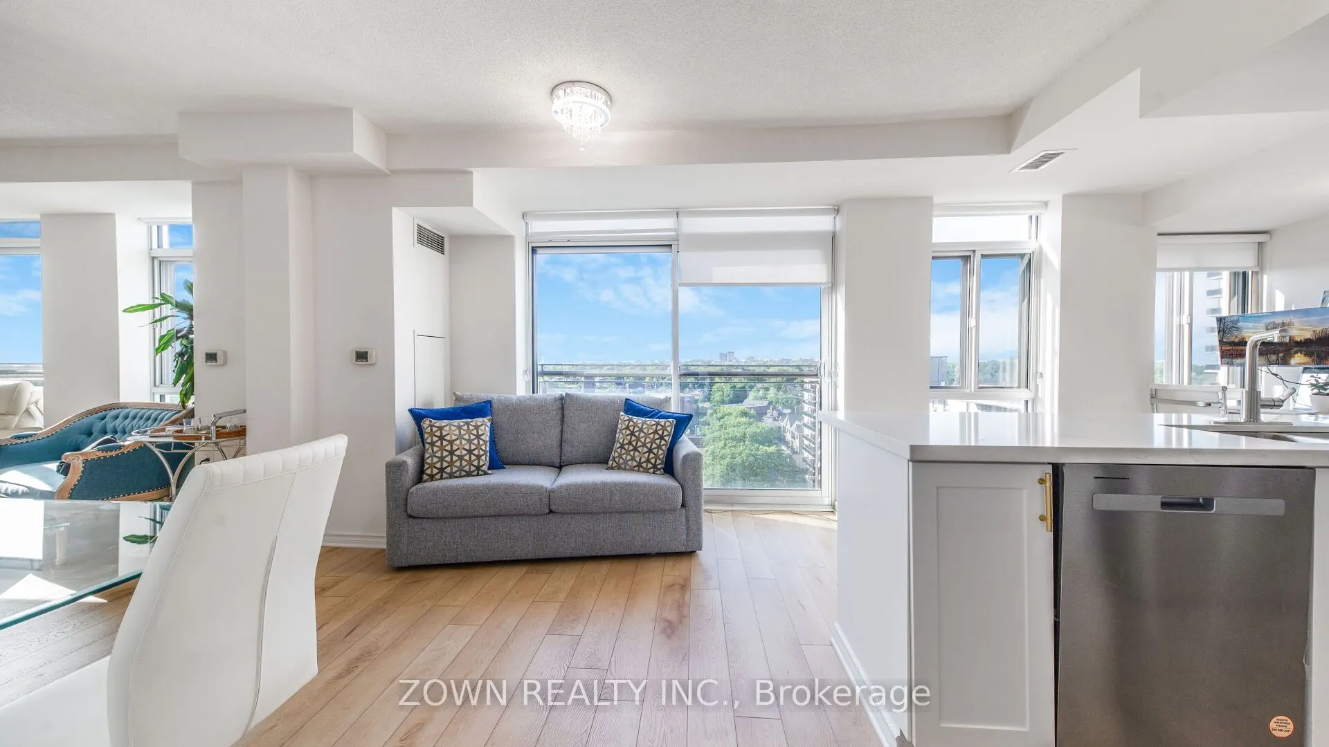 15 Maplewood Avenue, #1002