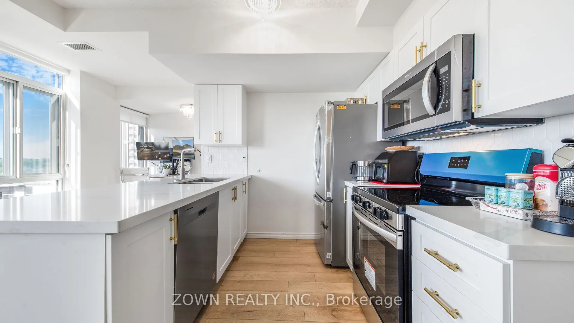 15 Maplewood Avenue, #1002