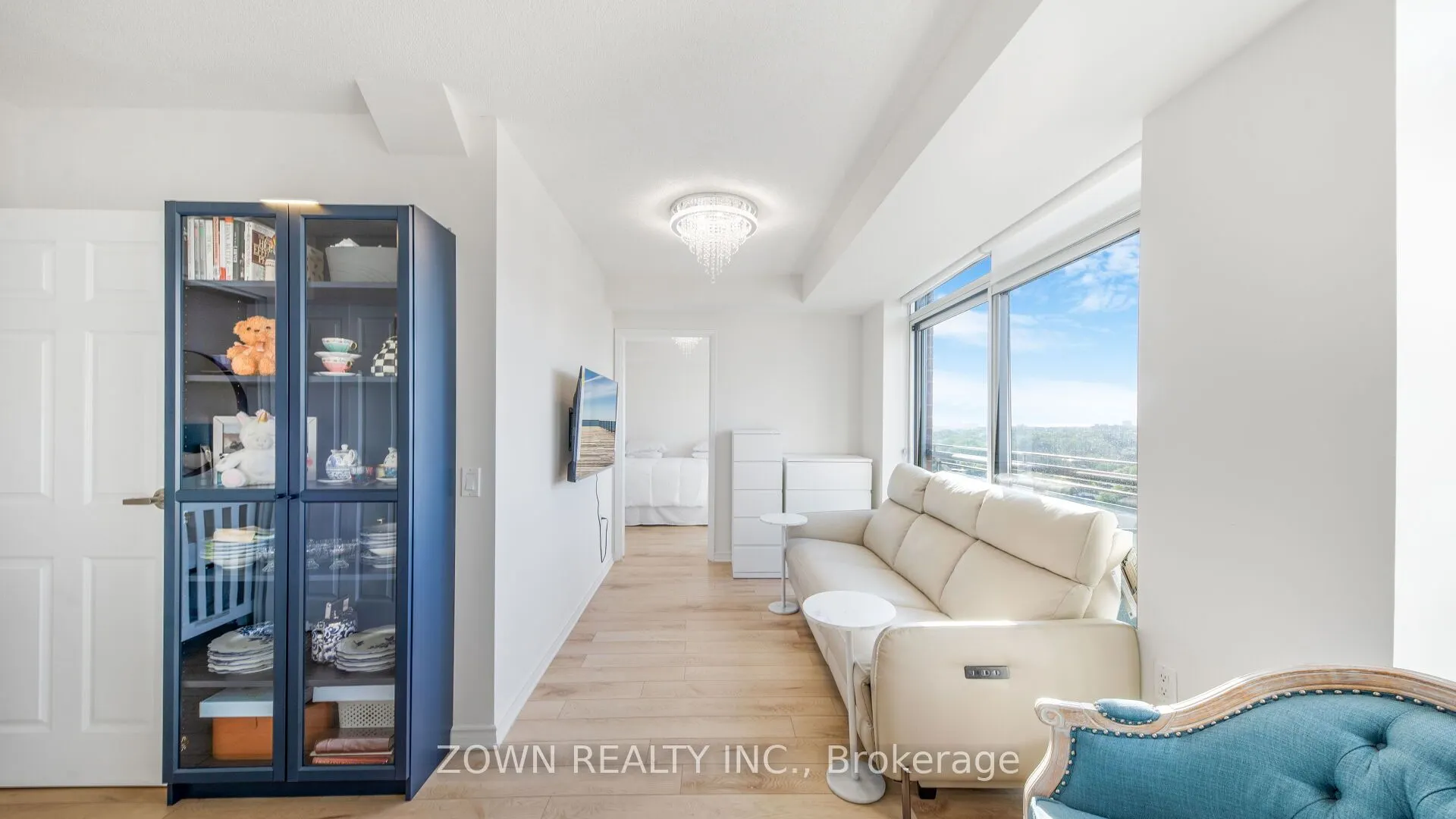 15 Maplewood Avenue, #1002