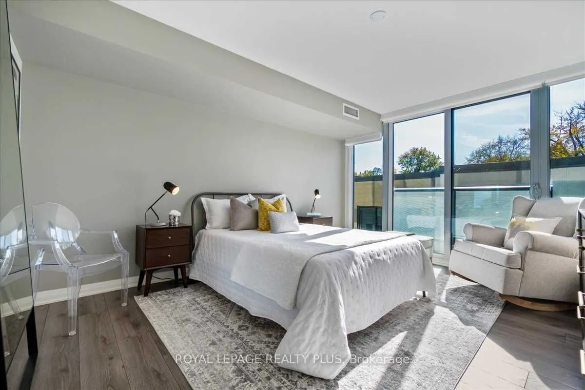 99 Foxbar Road SW, #302