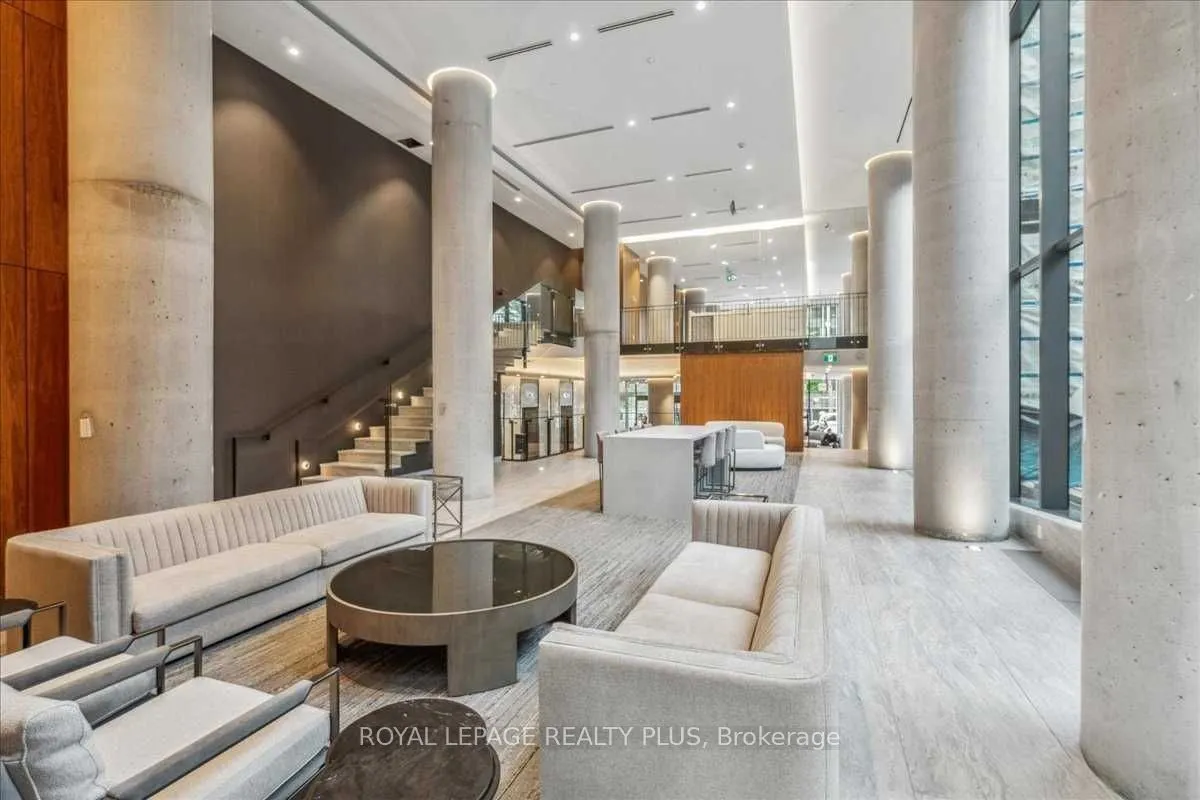 99 Foxbar Road SW, #302