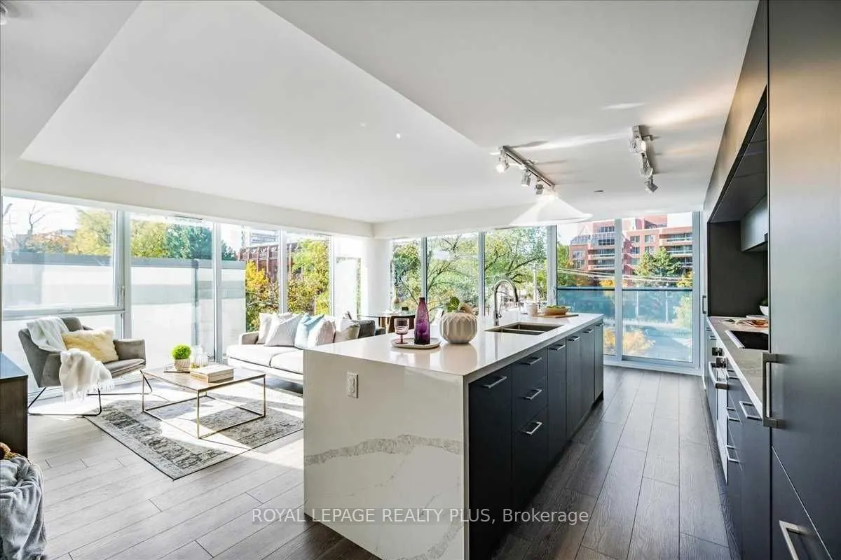 99 Foxbar Road SW, #302