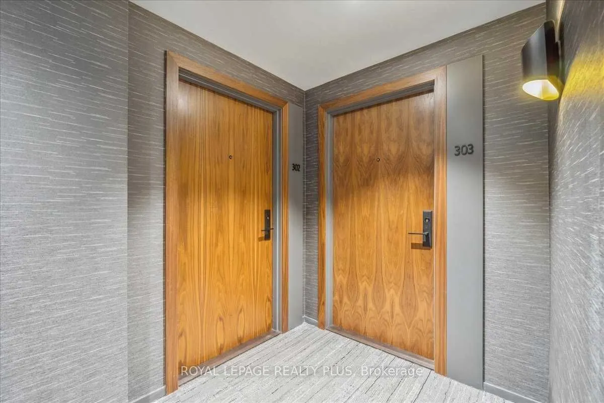99 Foxbar Road SW, #302