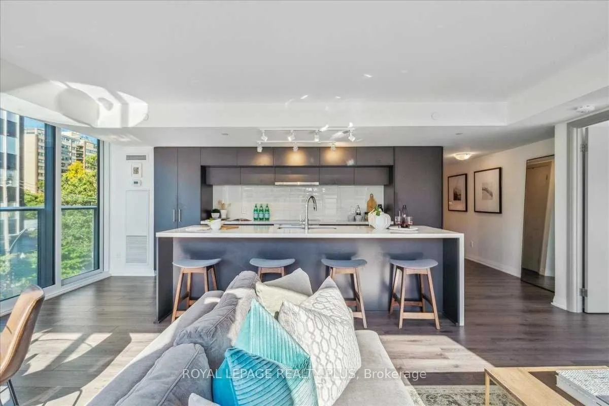 99 Foxbar Road SW, #302