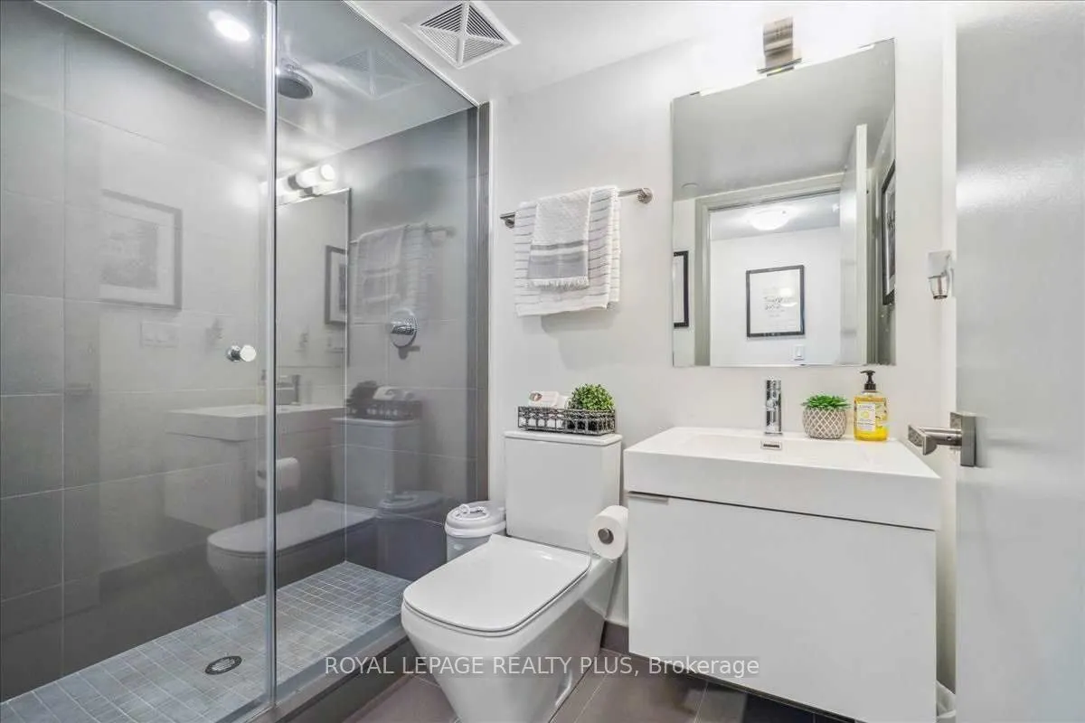 99 Foxbar Road SW, #302