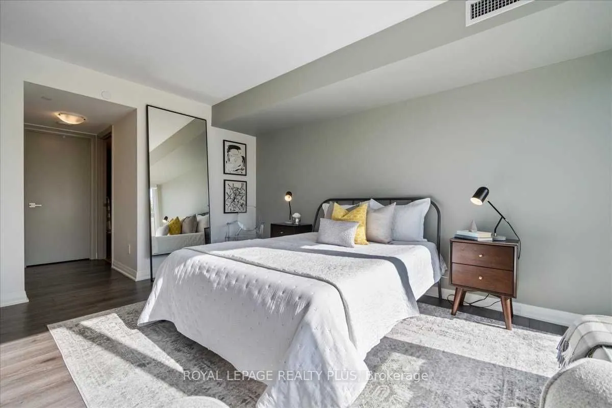 99 Foxbar Road SW, #302