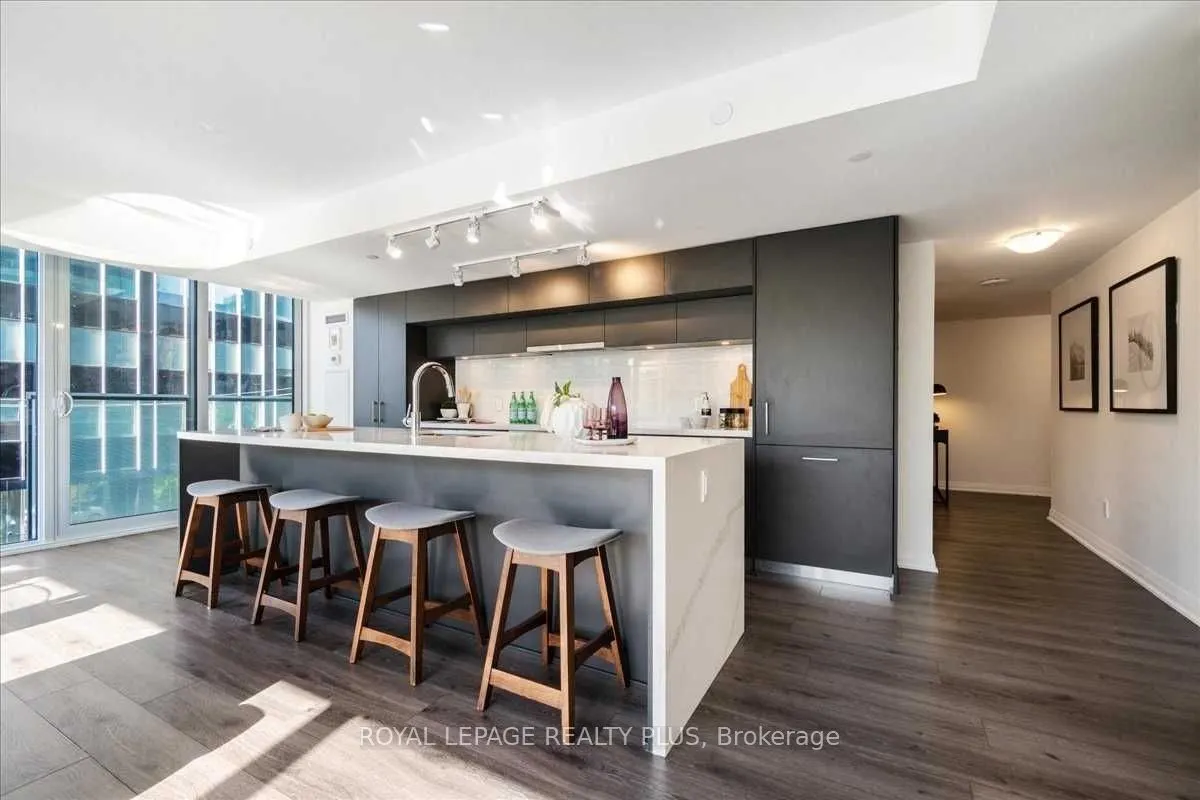 99 Foxbar Road SW, #302
