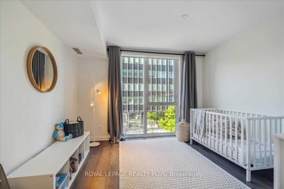 99 Foxbar Road SW, #302