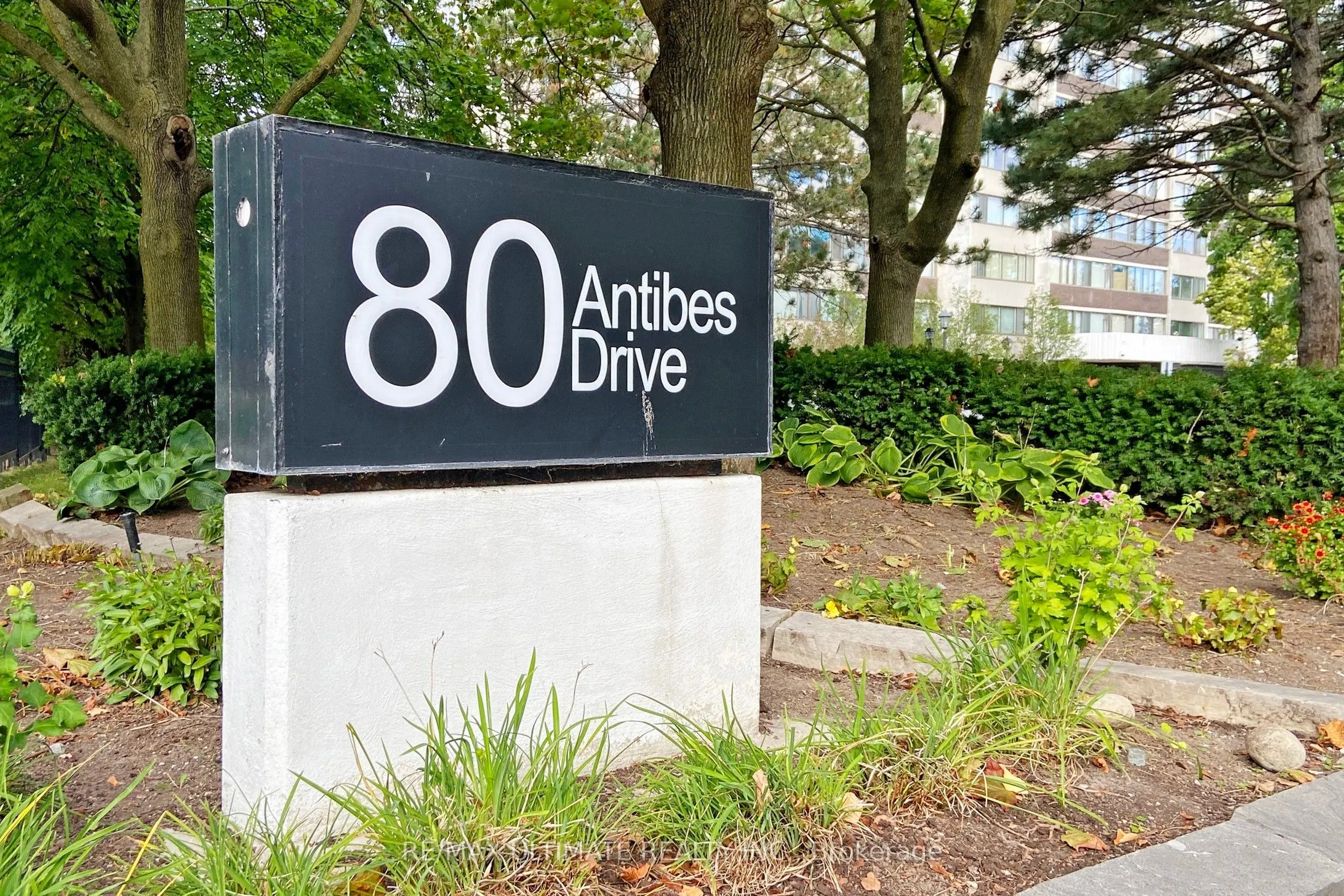 80 Antibes Drive, #1807