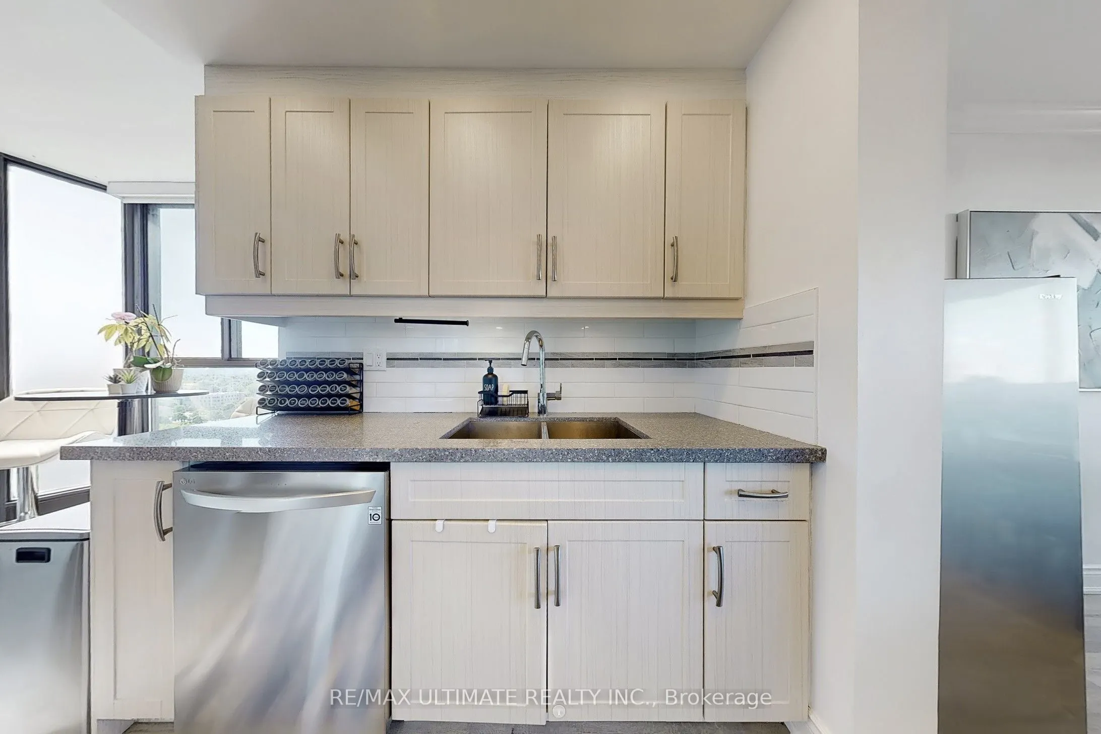 80 Antibes Drive, #1807