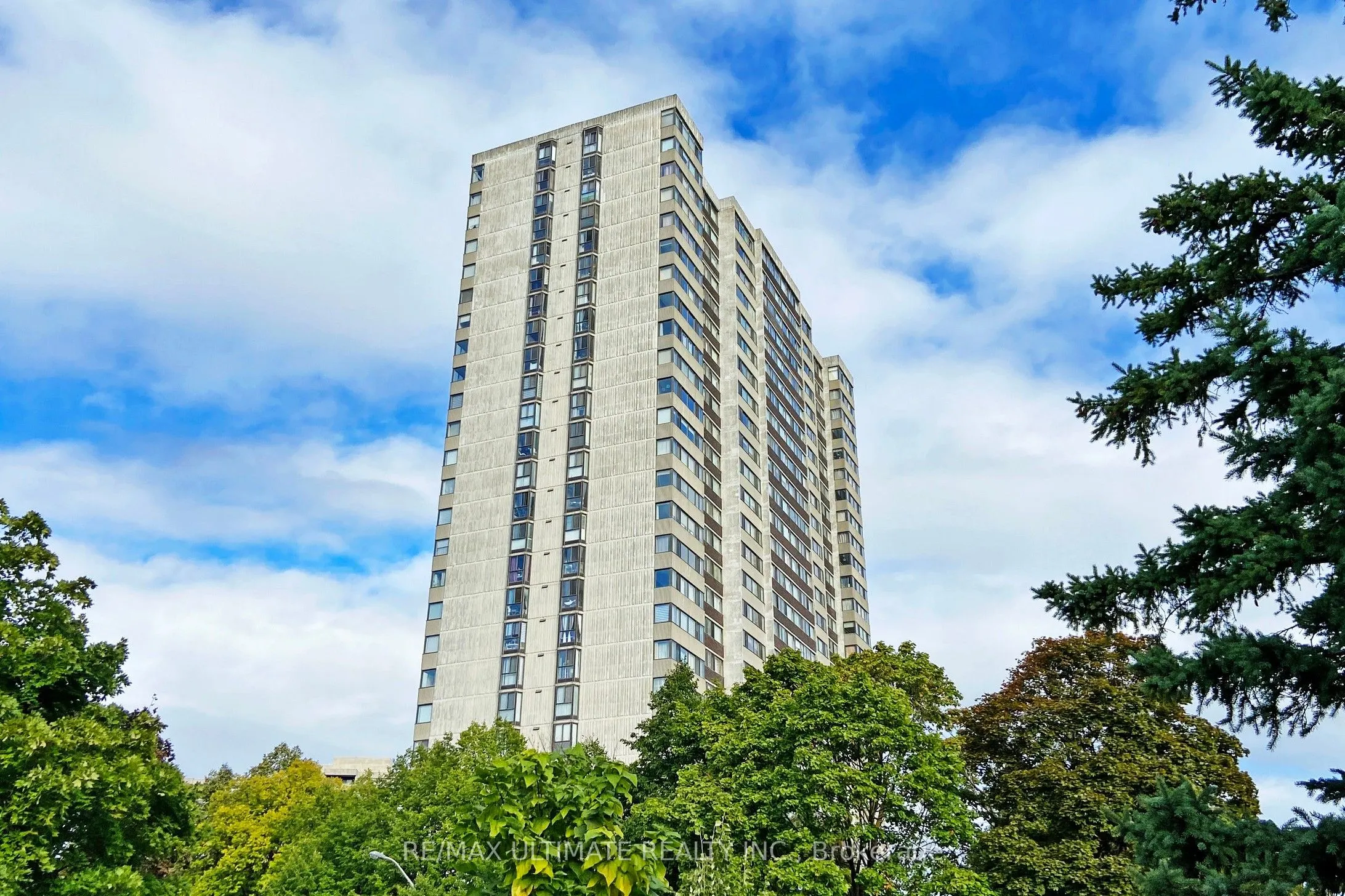 80 Antibes Drive, #1807