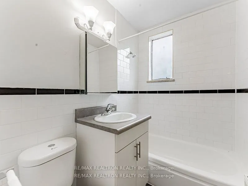 2895 Bathurst Street, #101