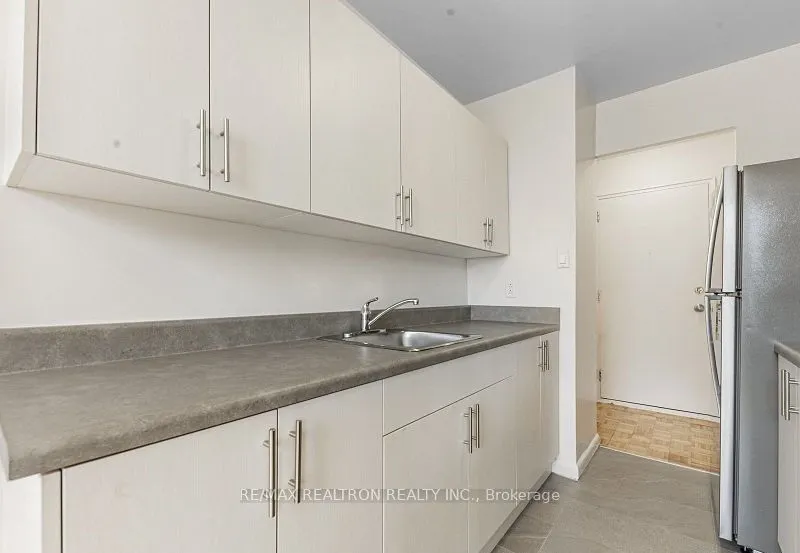 2895 Bathurst Street, #101
