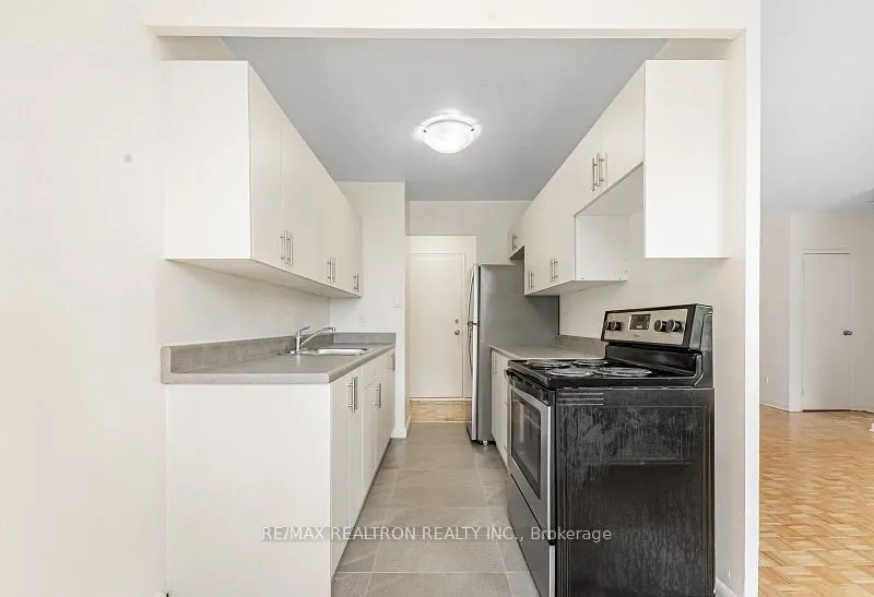 2895 Bathurst Street, #101